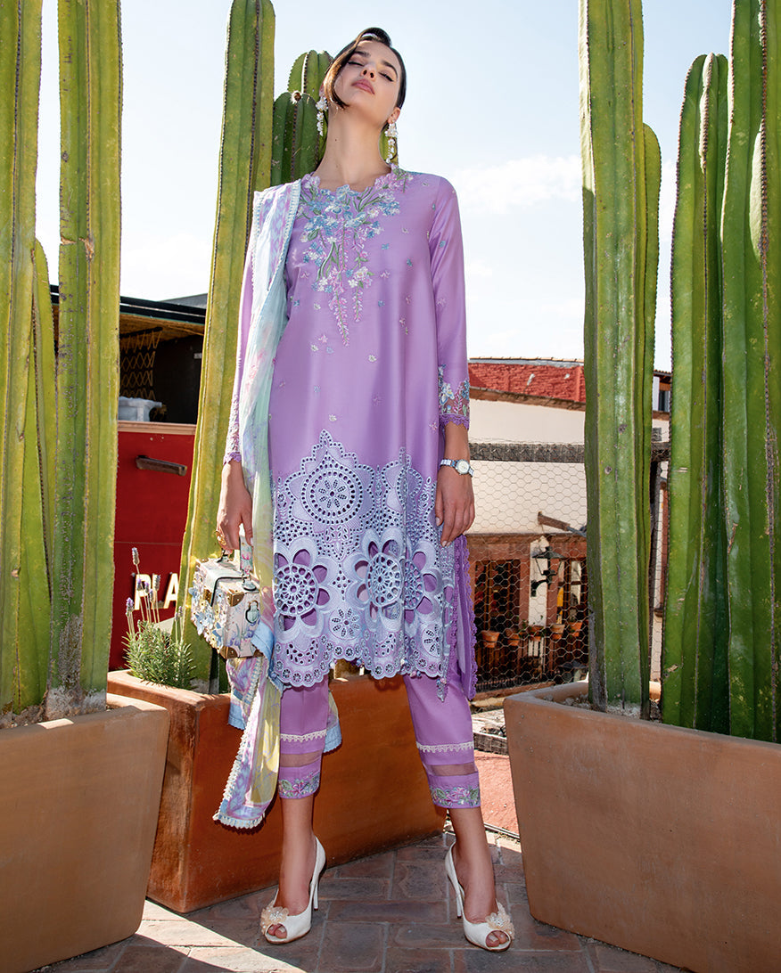 Odyssey Luxury Lawn – Ailyn
