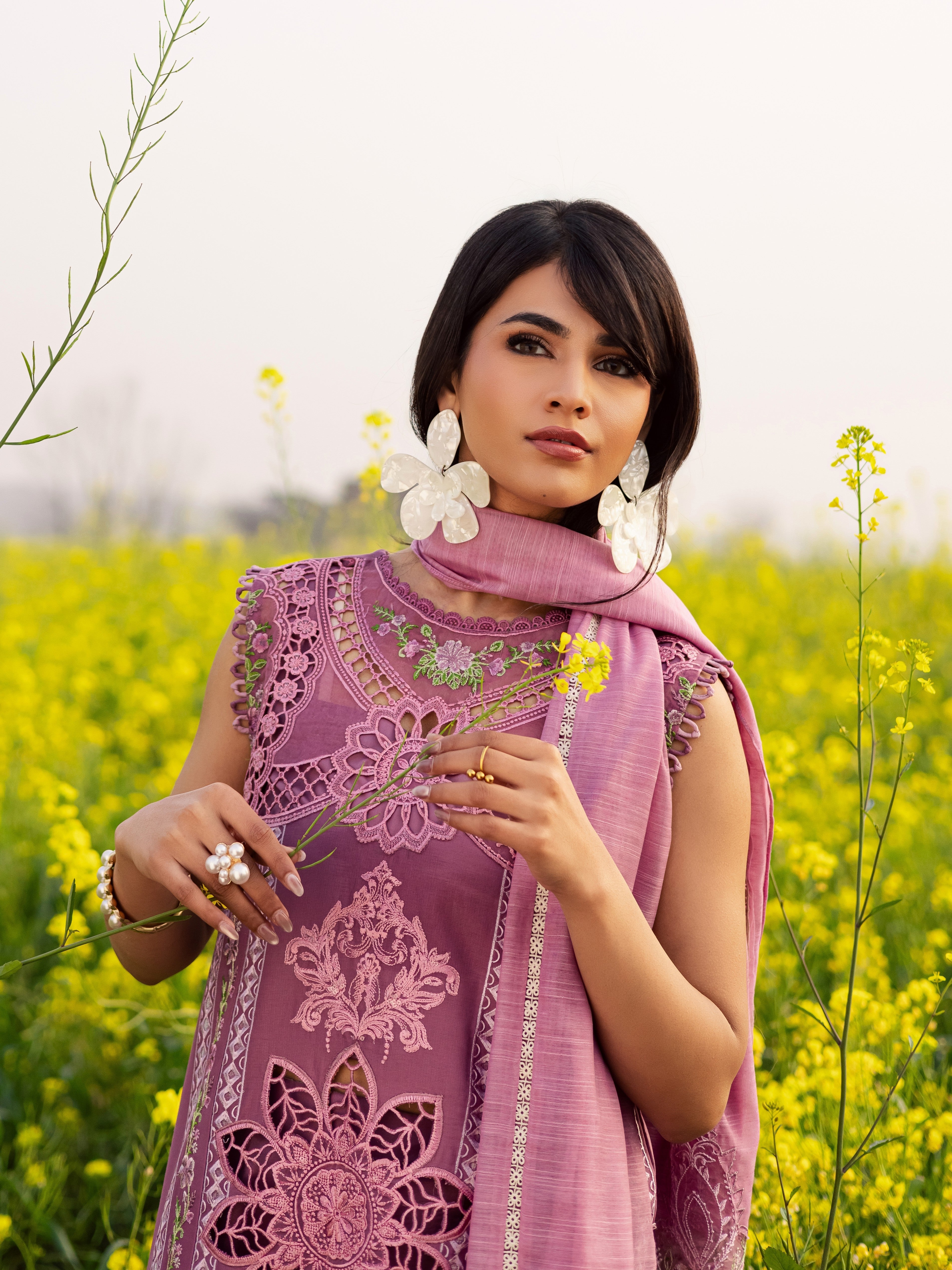 Dil-e-Raqsum Lawn – DQ-02
