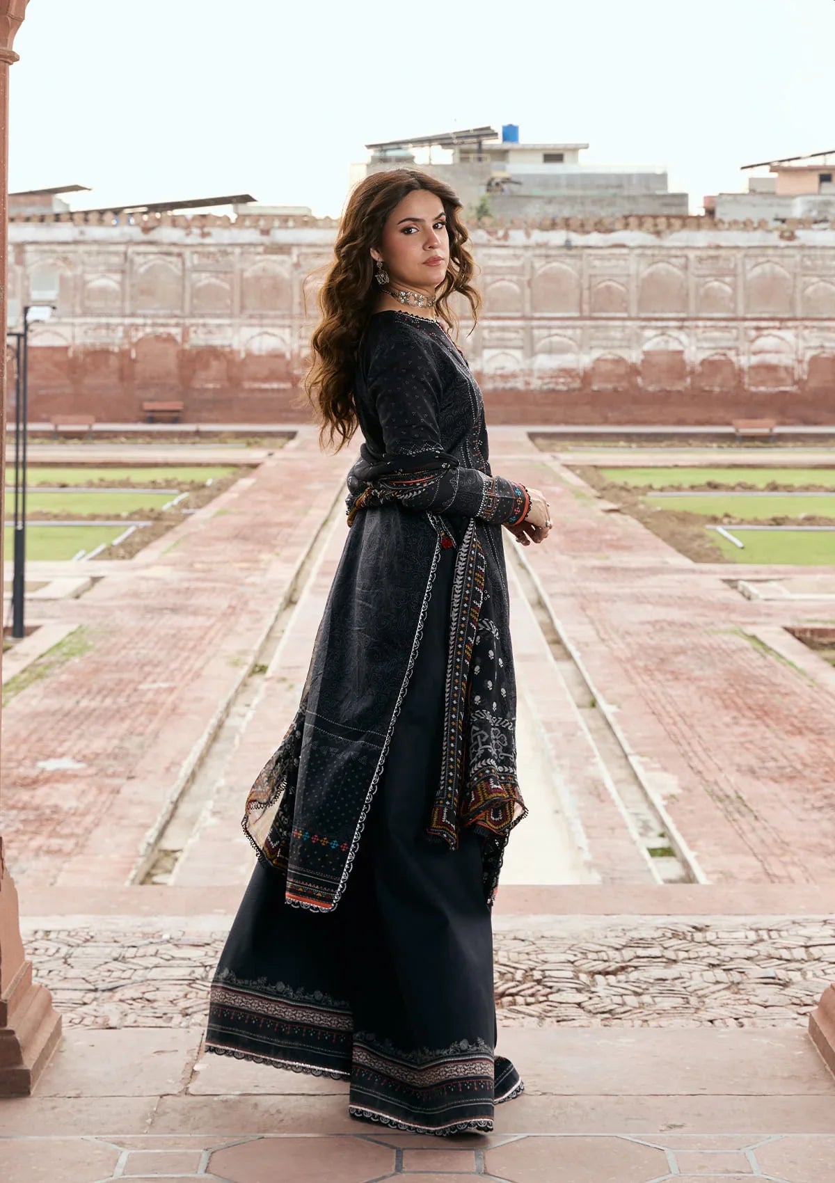 Prints Lawn – KPS-5A GUL-E-SIYAH