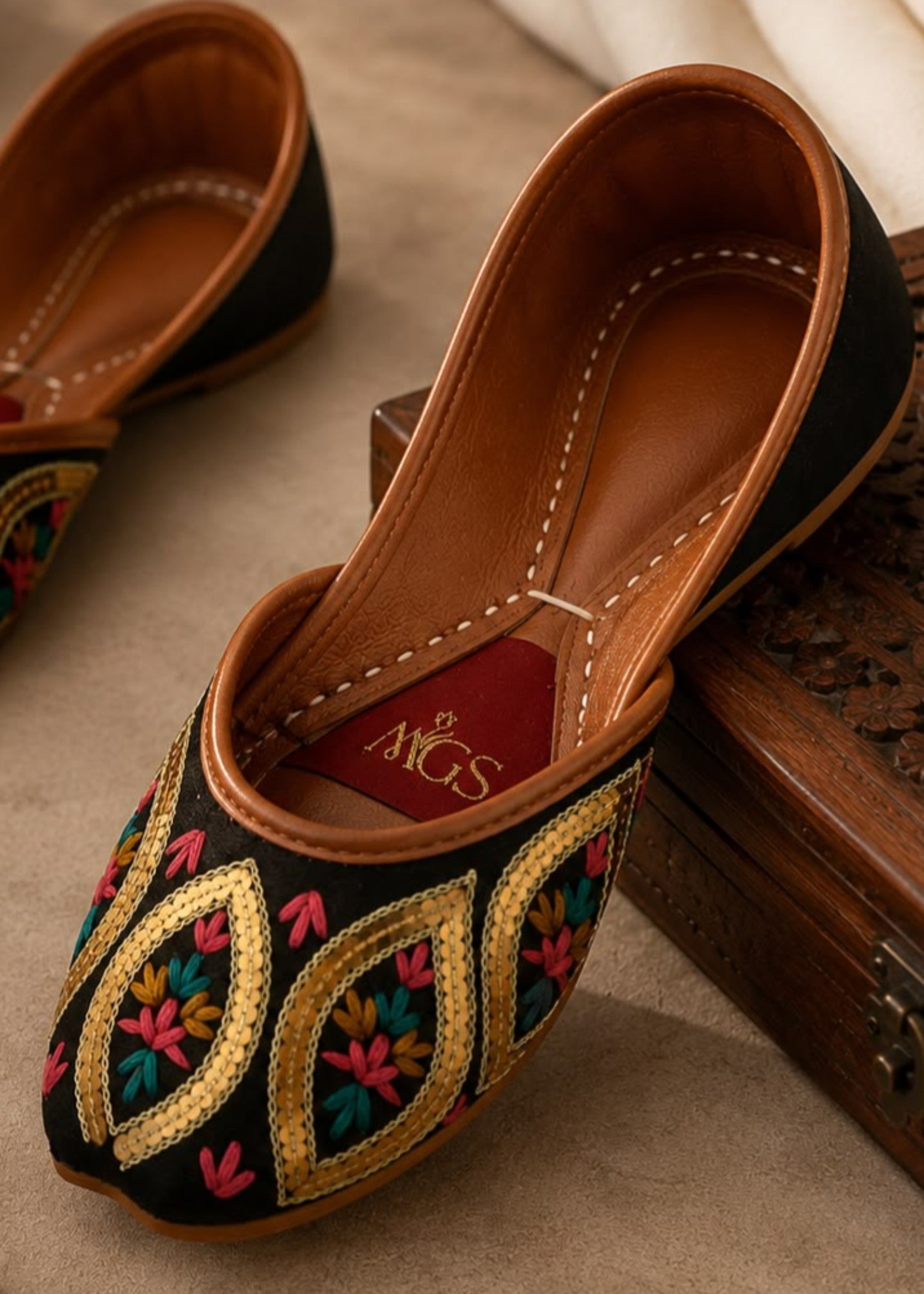 Khussa in Black by - High Quality Women Khussa RTM8601