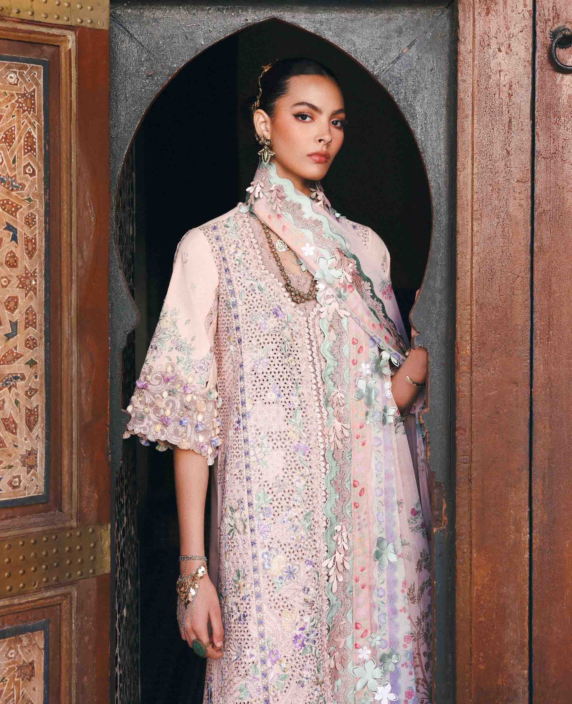 Republic Reine Eid Luxury Lawn – Dahlia