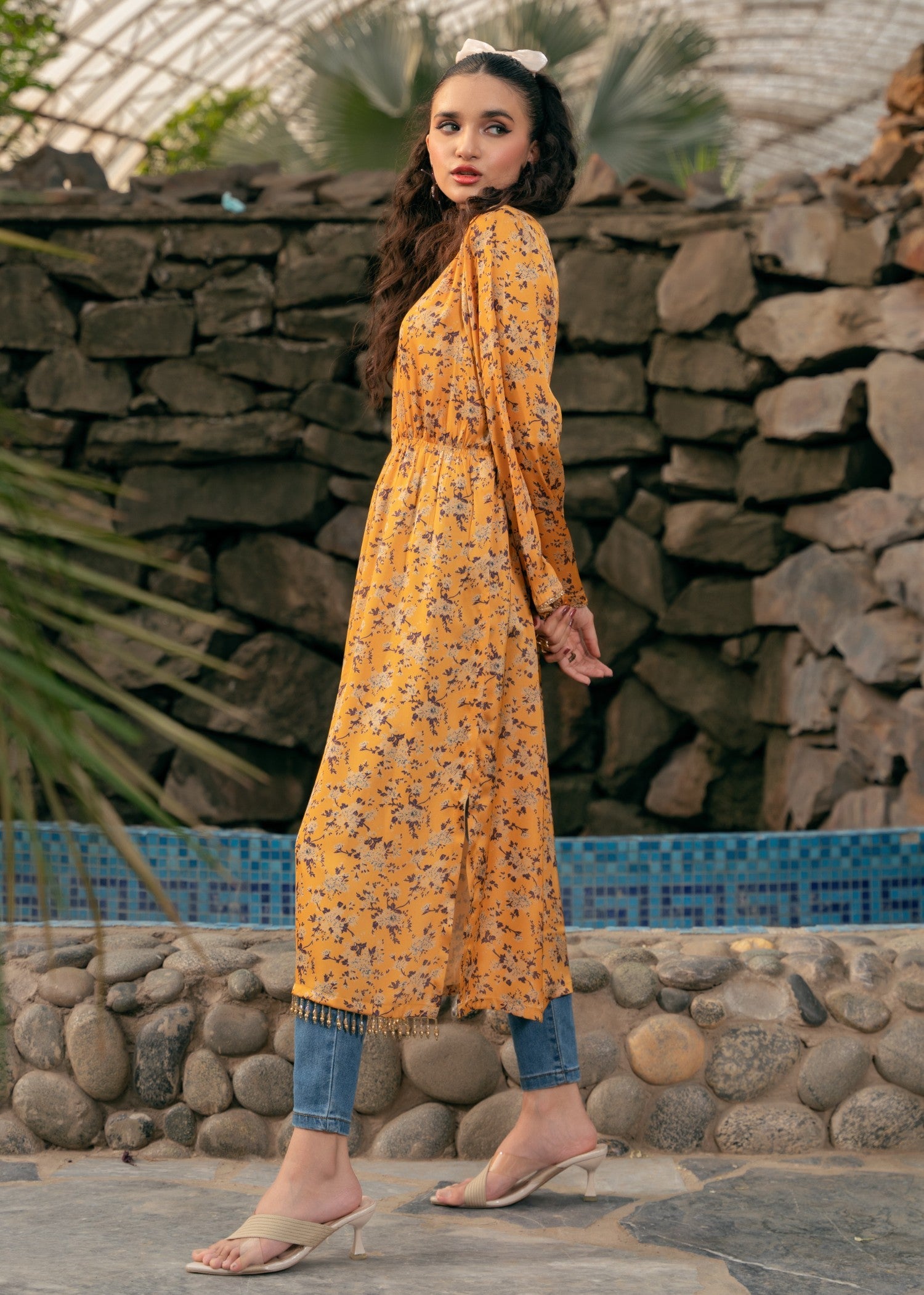 charmuse/shamooz Kaftan in Mustard