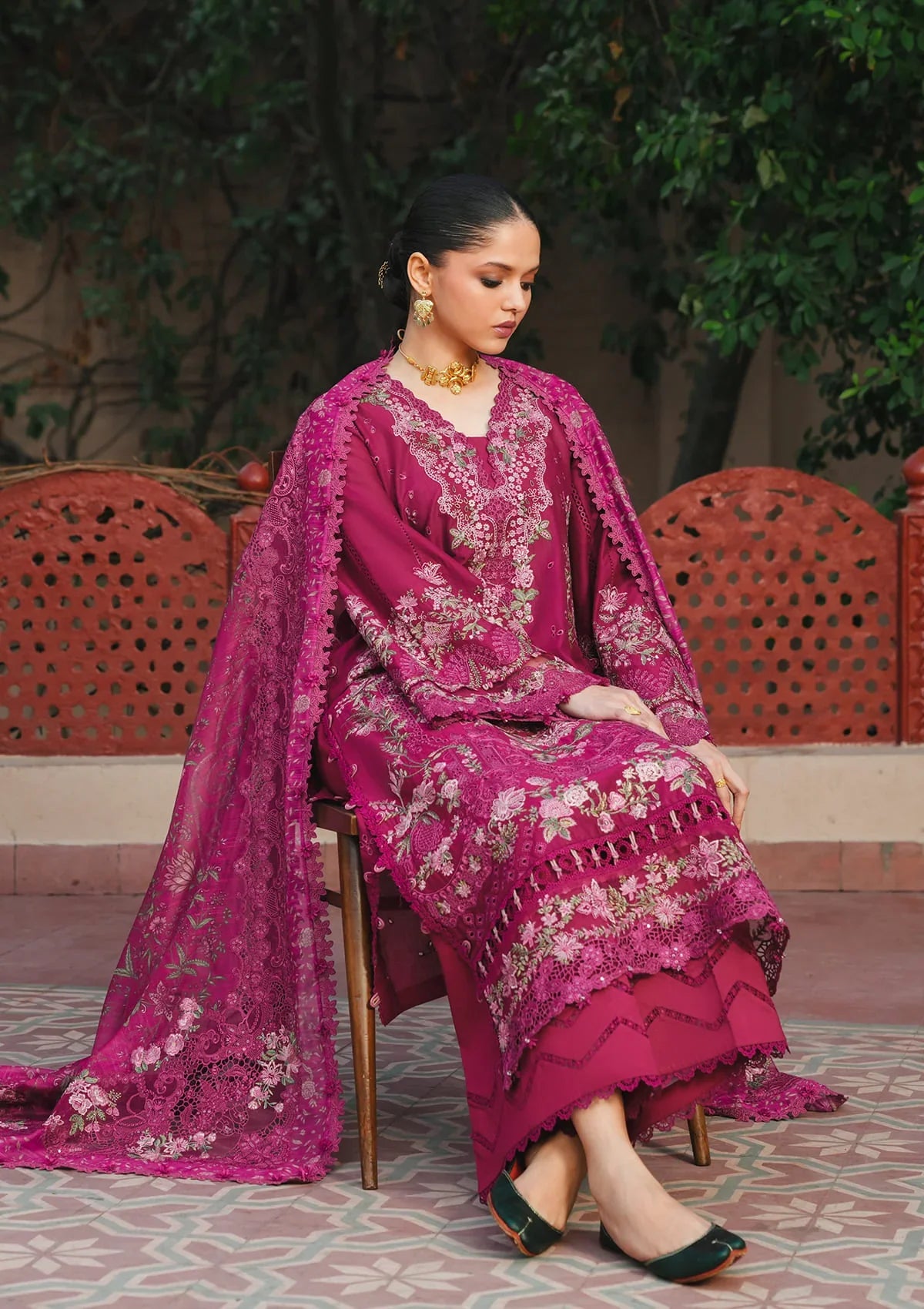 Ek Fasana Luxury Lawn – KLB-7A NAVELI