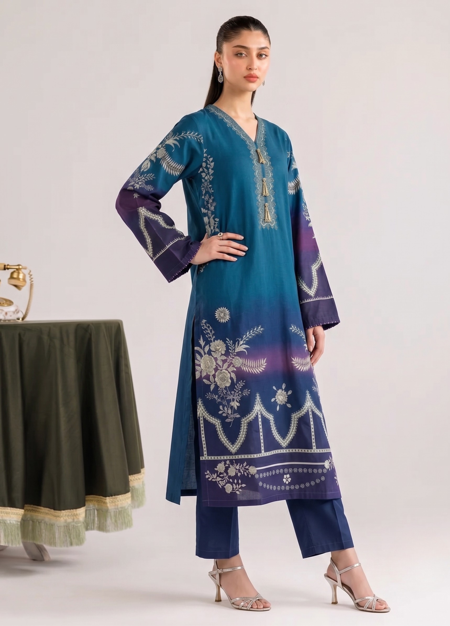 poly grip silk Kurta Set in Teal