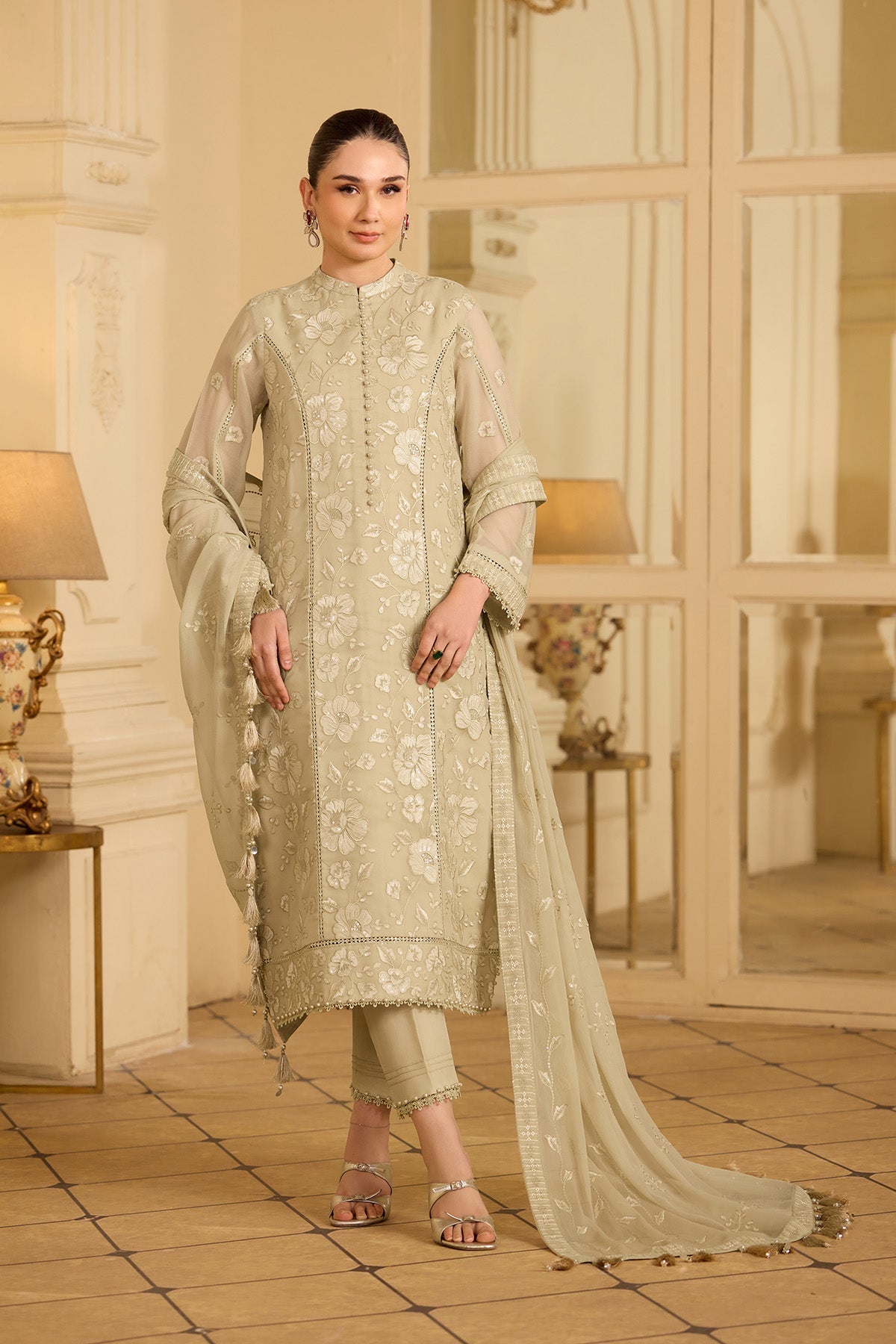 Luxury Festive Formals – 2250-Spade