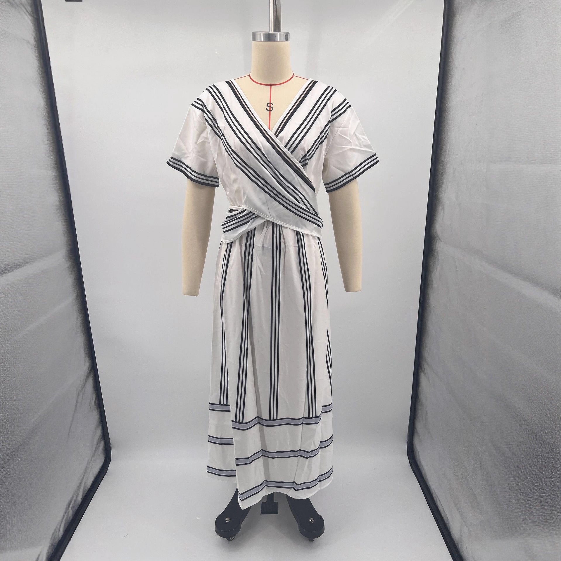 Summer Vacation V-Neck Womens Short-Sleeve Pleated Maxi Dress