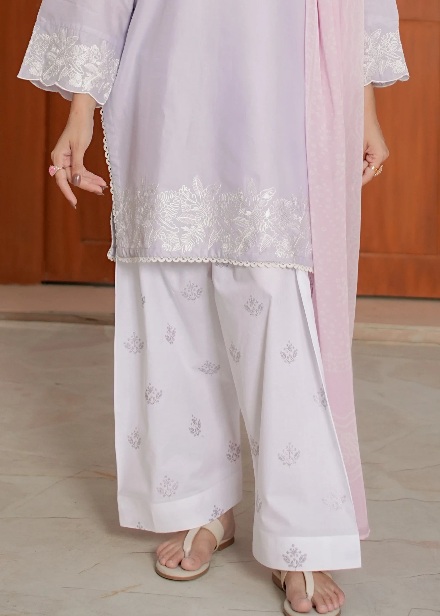 lawn Kurta Set in White, lavender mist