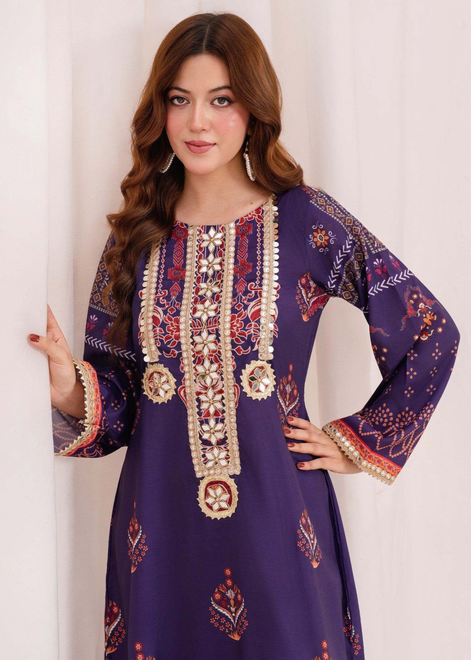 silk crepe Kurta Set in Blue, multi