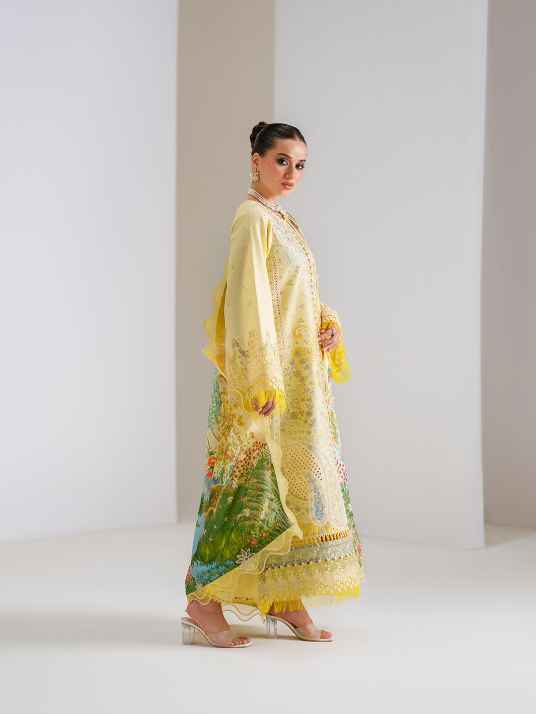 Amour Luxury Lawn – 187-B