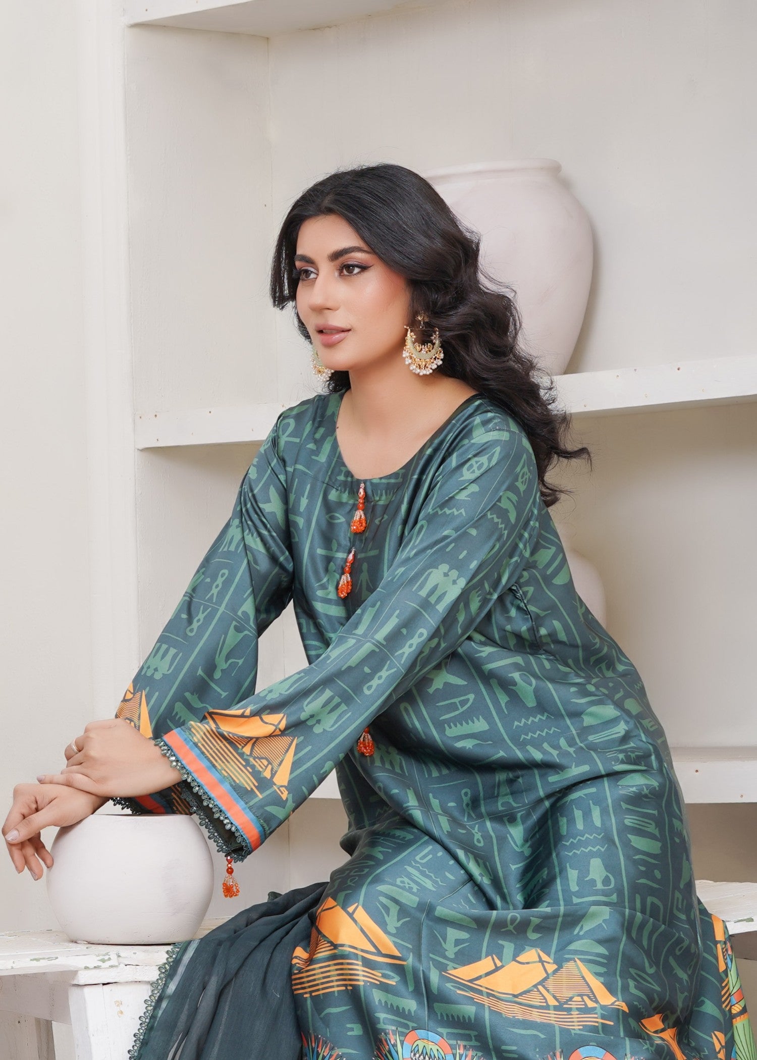 charmuse/shamooz Kaftan in Bottle green, marigold