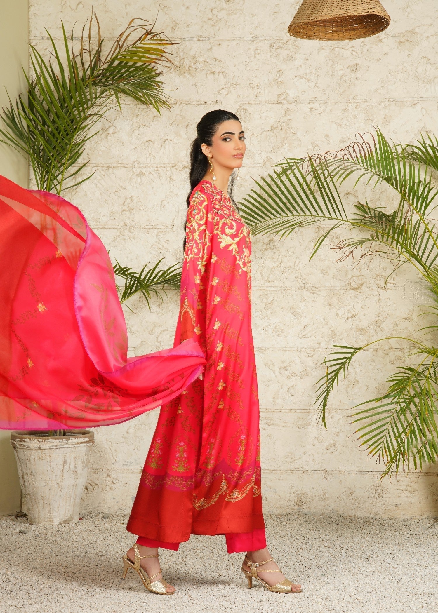 charmuse/shamooz Kurta Set in Shocking pink