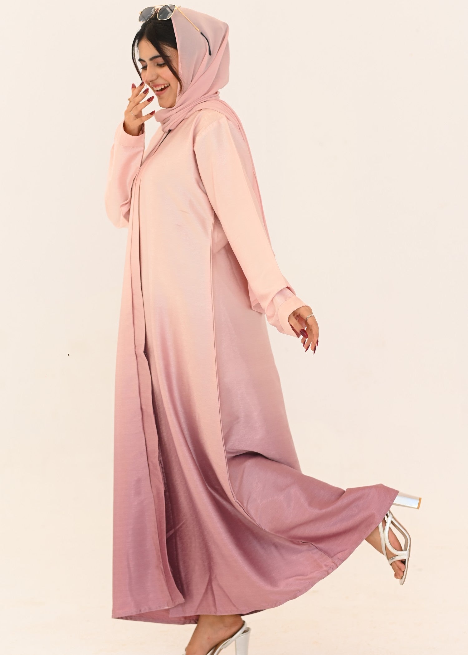 polyester-silk blend Abaya in Pink