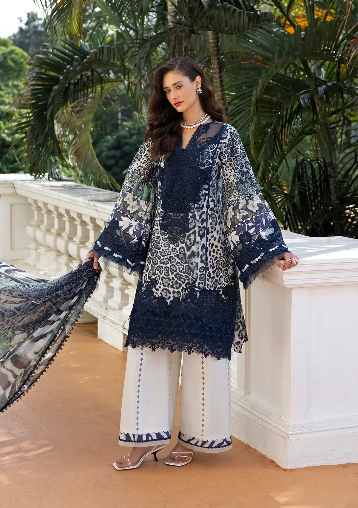 Signature Embroidered Lawn Prints – ESA-3B VICTORIAN MUSE