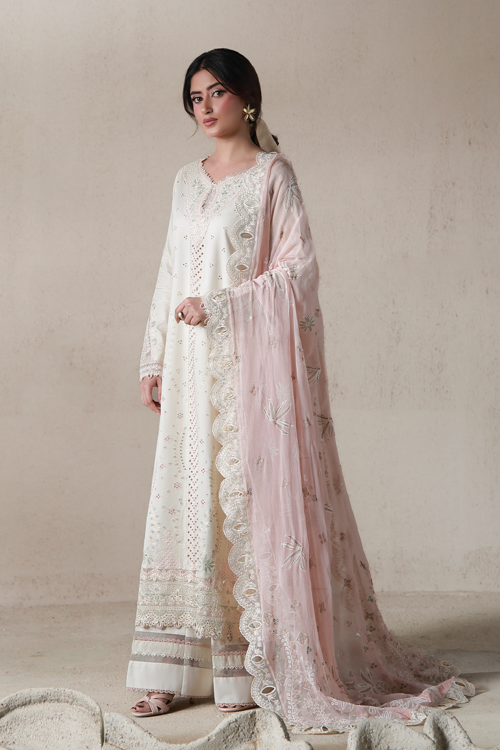 Saagar Festive Luxury Lawn – NAIRAH (AL-06)