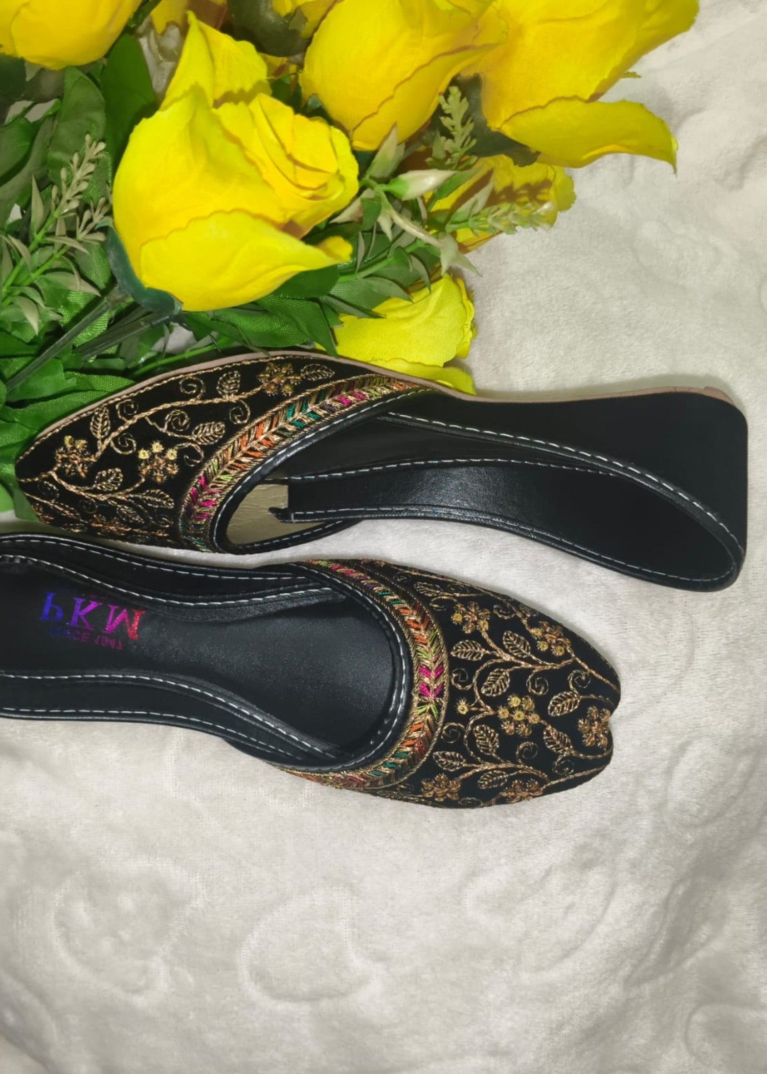 Khussa in Black by - High Quality Women Khussa GUM2507