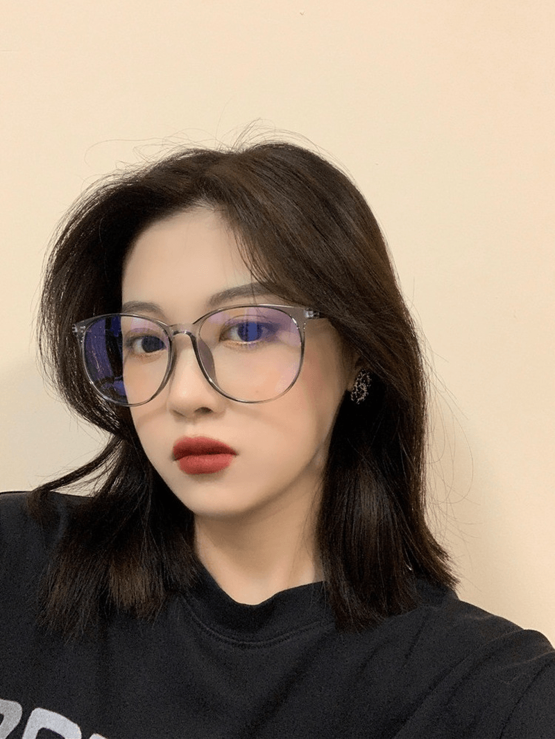 Anti-Blue Light Large-Frame Glasses for Men and Women with Prescription Lenses