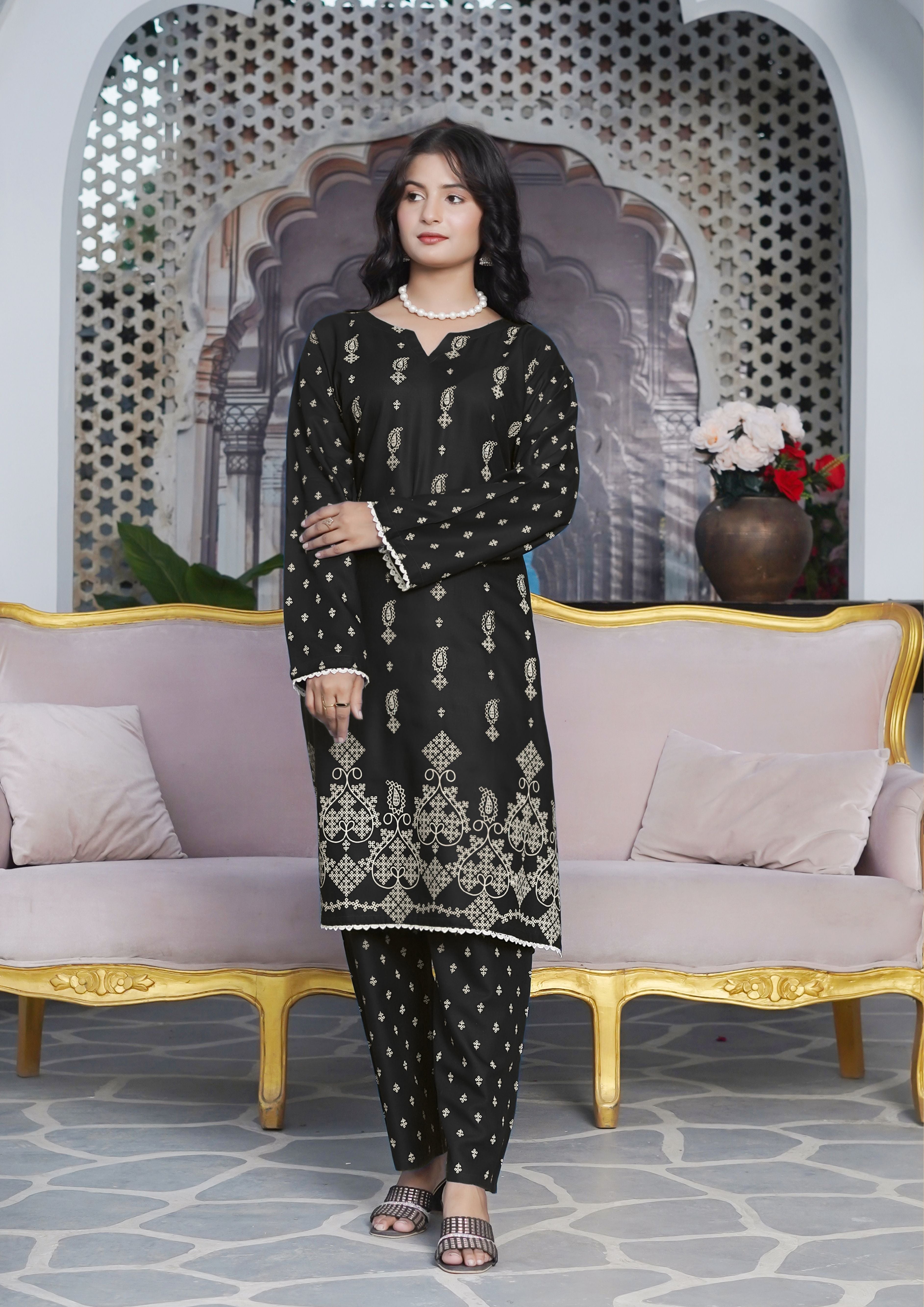 arabic lawn Kurta Set in Black