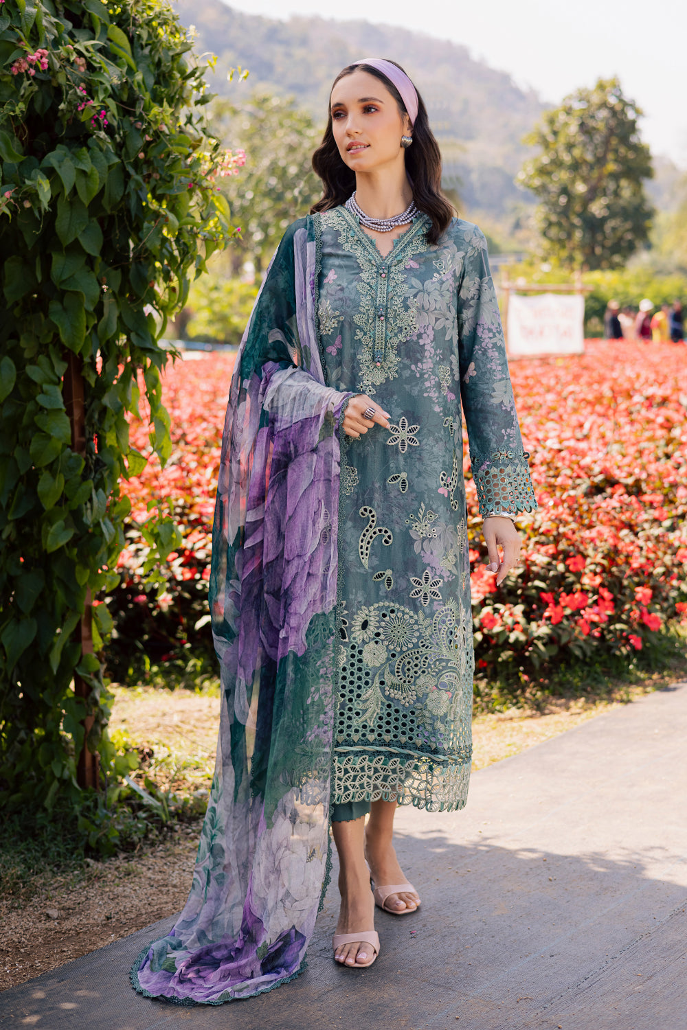 Shezlin Chikankari Eid Edit Lawn – MEHRVEEN (AV-12)