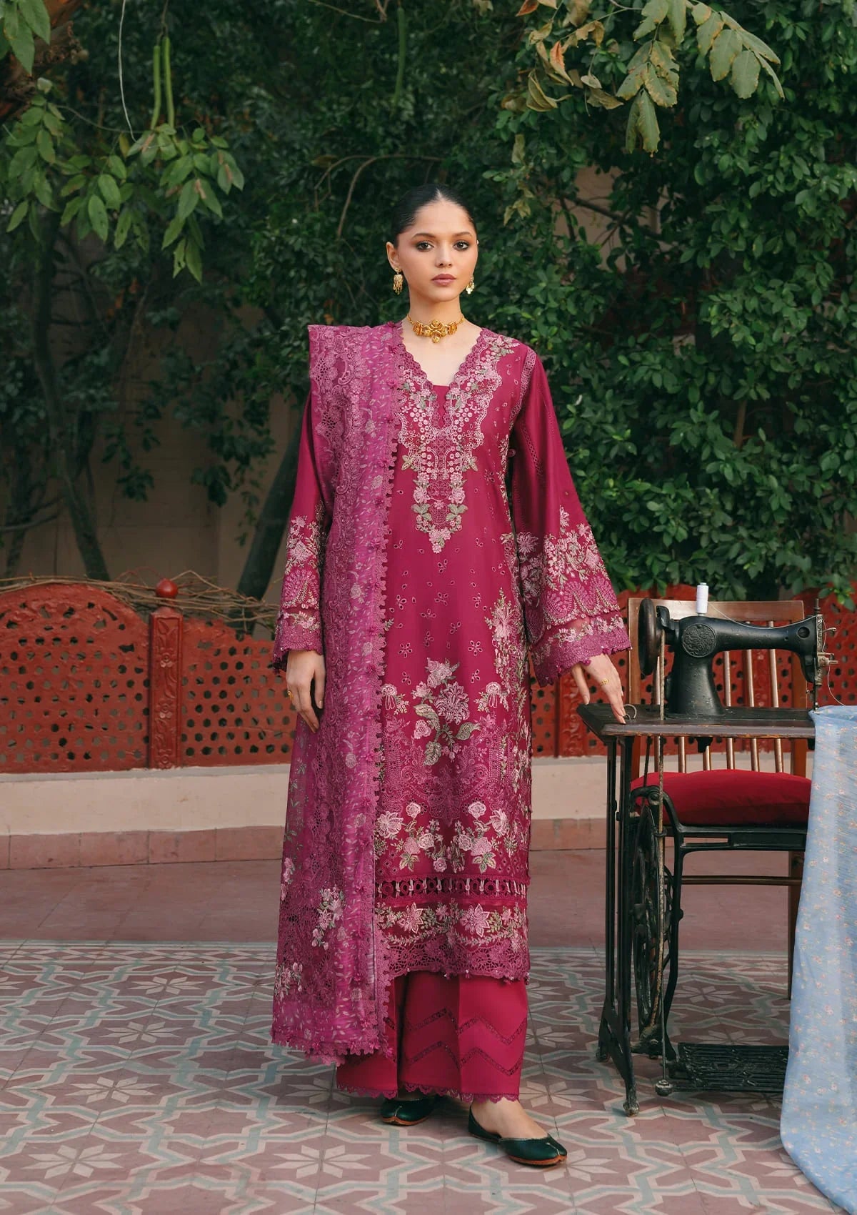 Ek Fasana Luxury Lawn – KLB-7A NAVELI