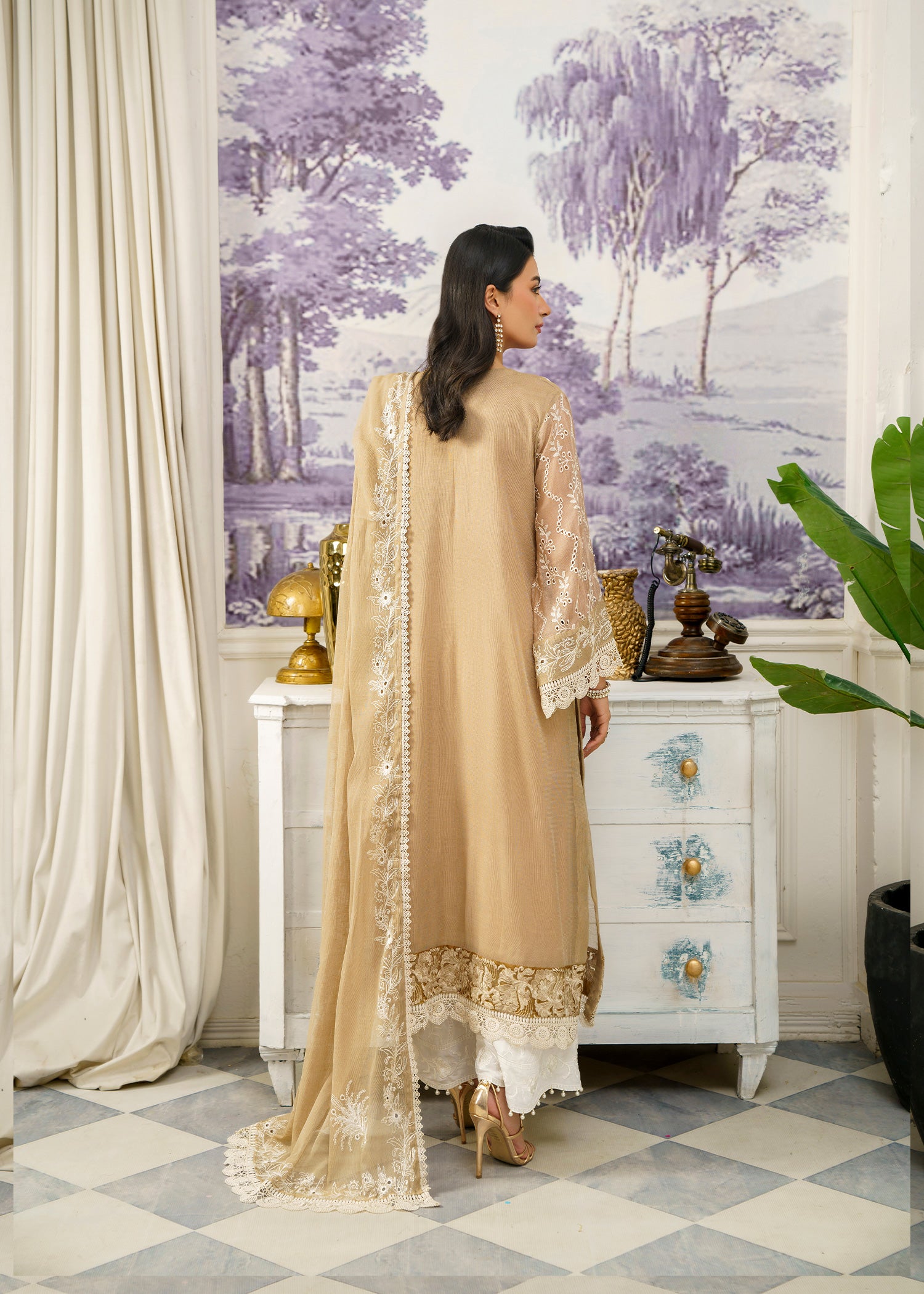 raw silk Trousers in White