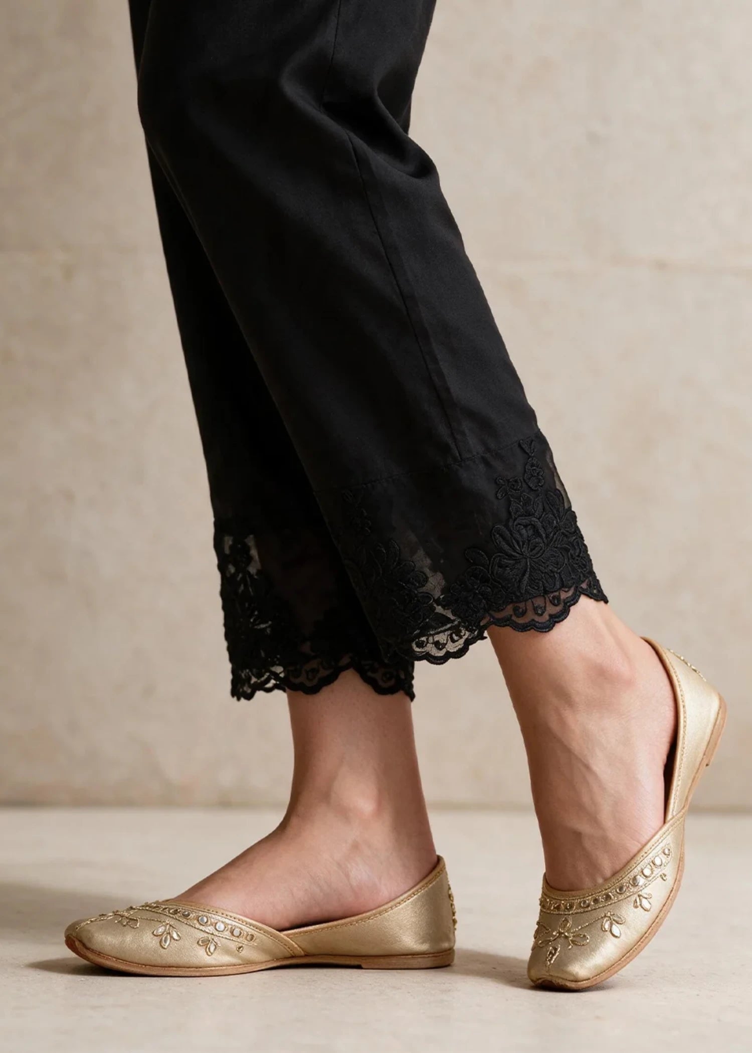 lawn Trousers in Black
