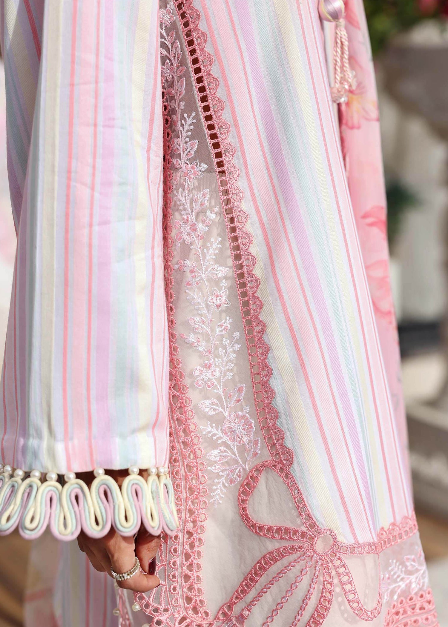 jacquard Unstitched in Pink, white