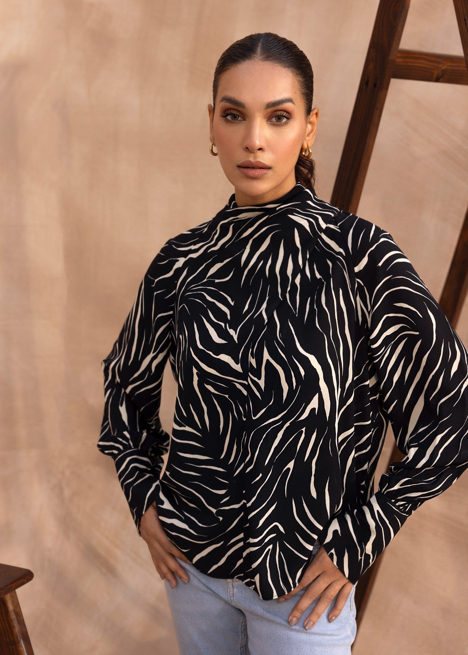 crepe Blouse in Black