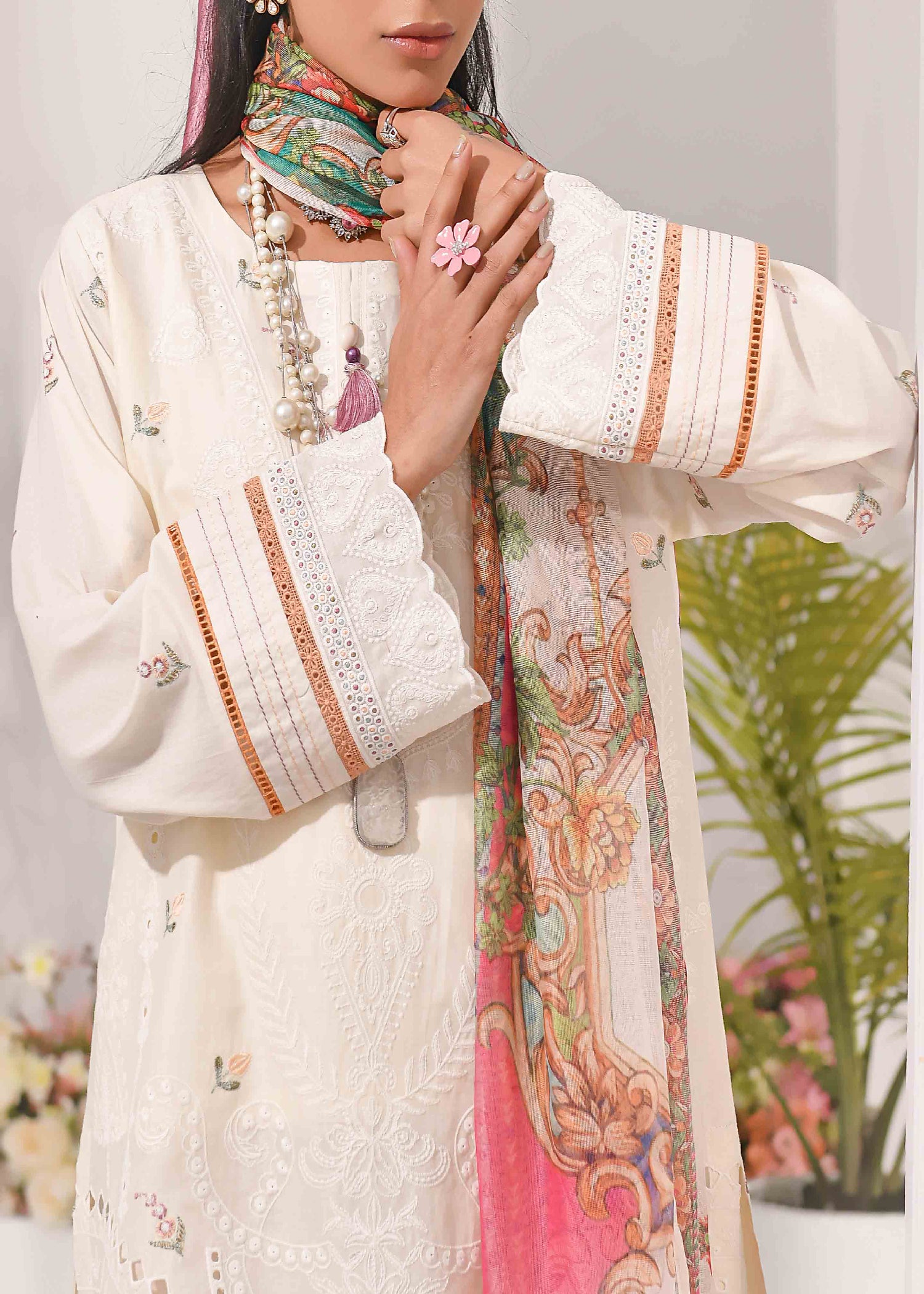 lawn Kurta Set in Ivory