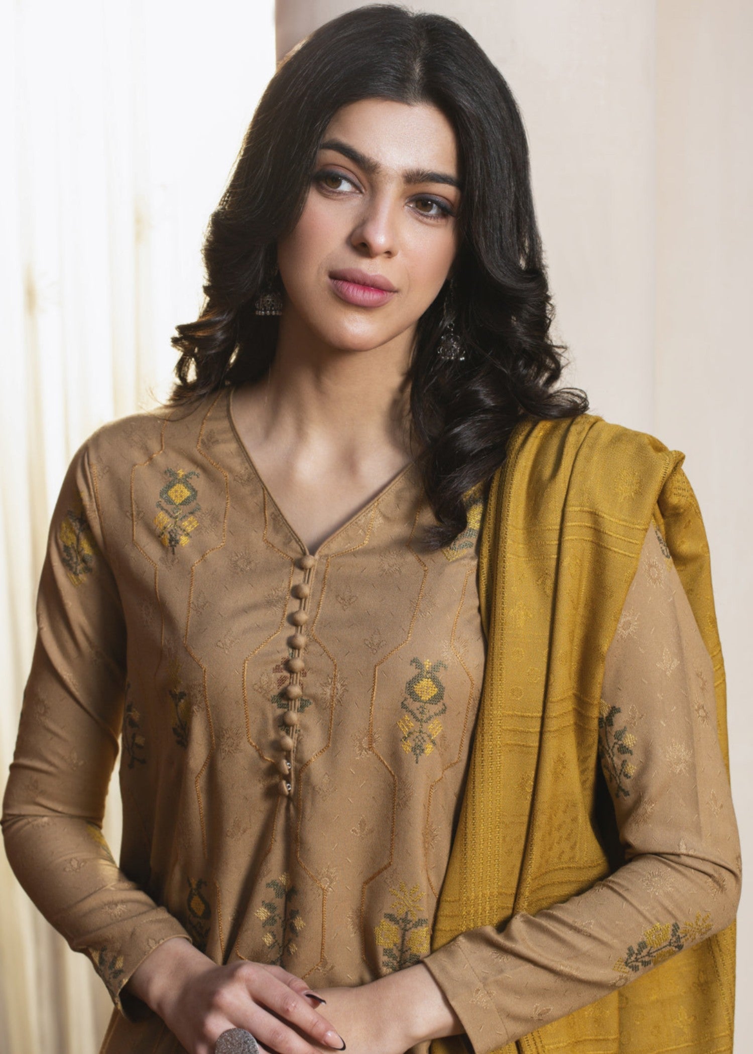 jacquard Unstitched in Tan brown