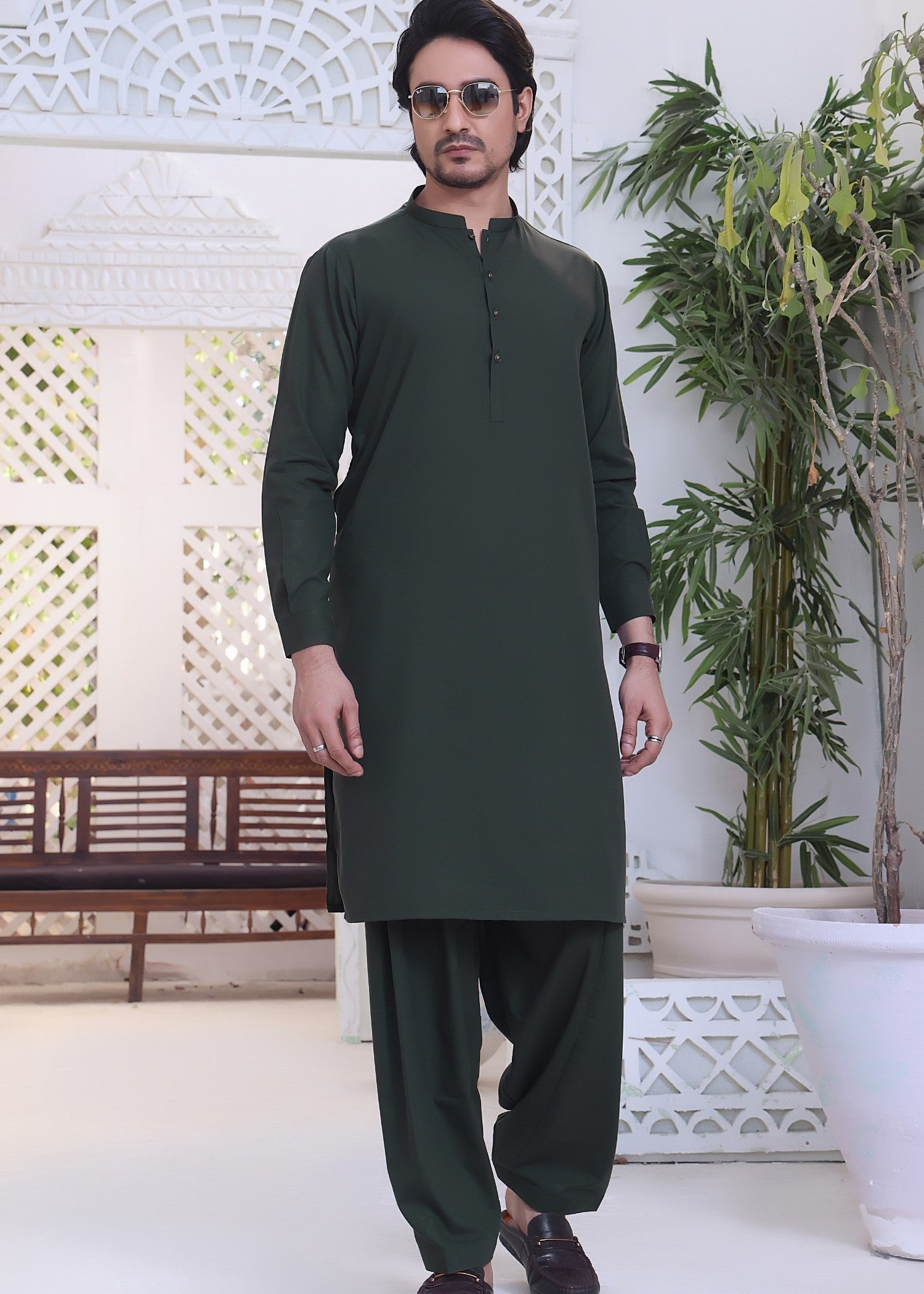 self jacquard Waistcoat in Green - view 8