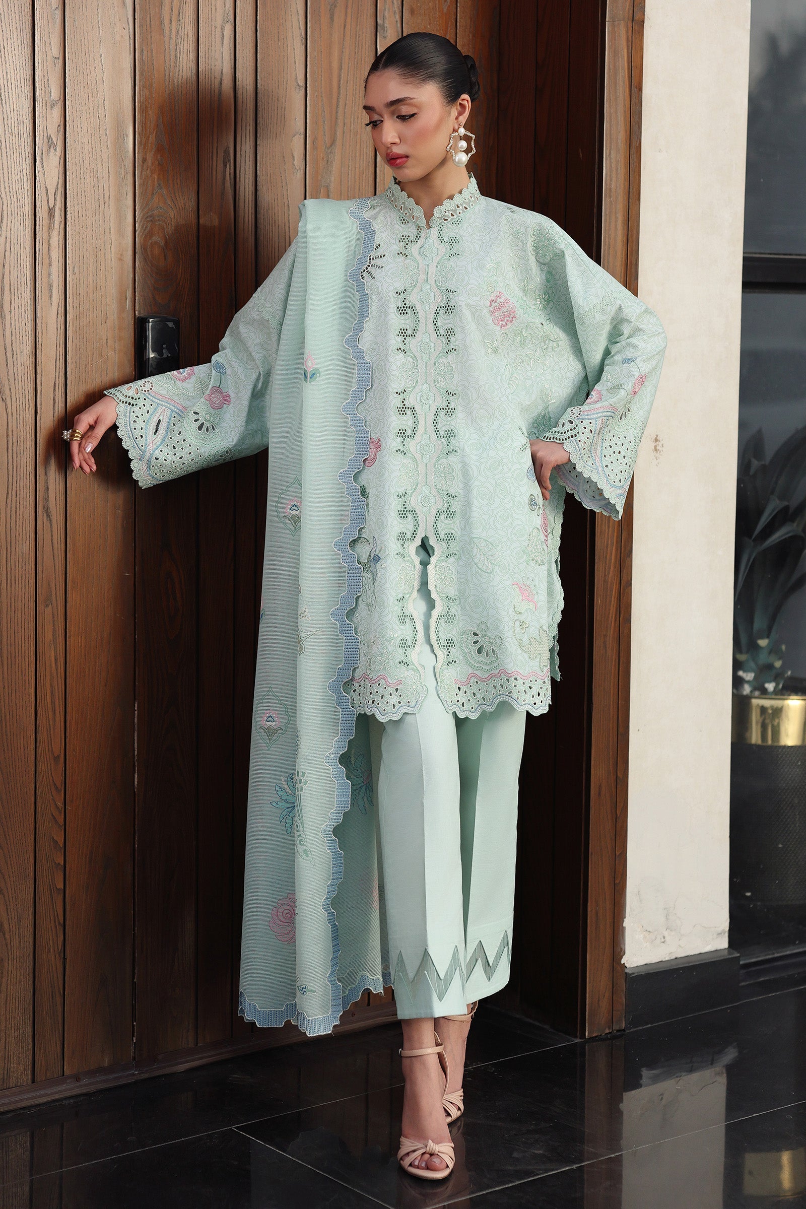Qline Lawn Drop II – QKL-07 LEYA