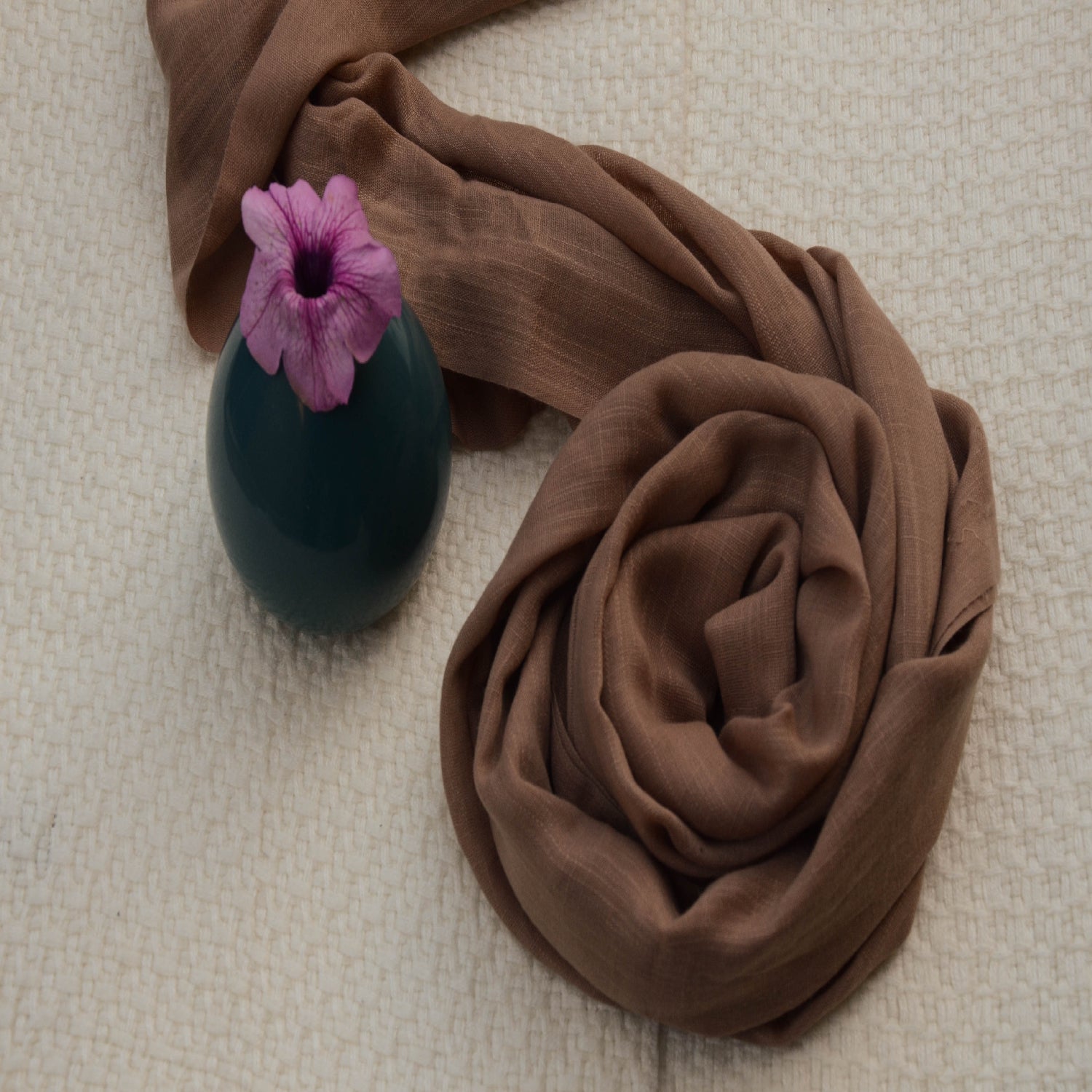slub lawn Hijab in Walnut brown