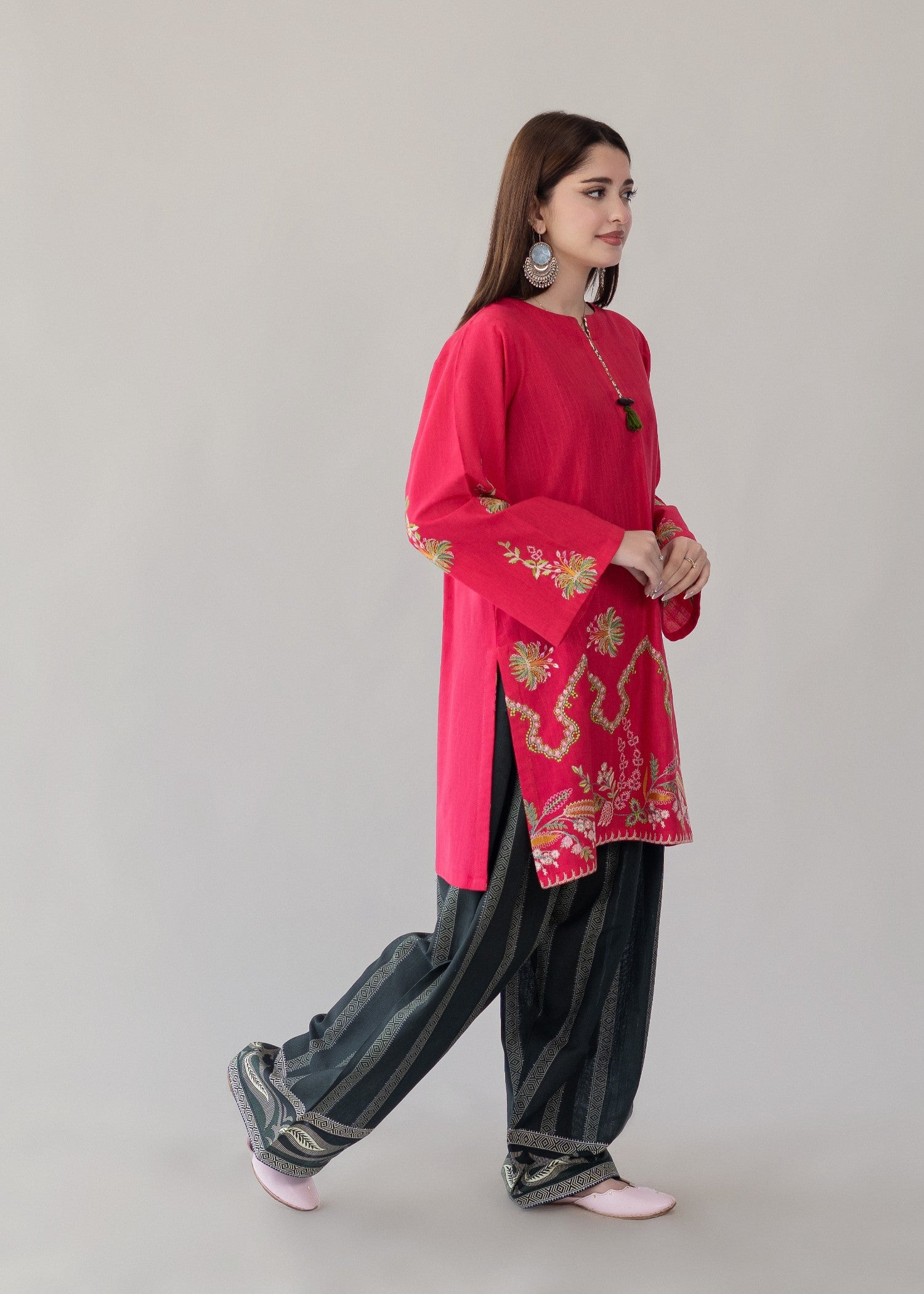 slub khaddar Kurta Set in Shocking pink