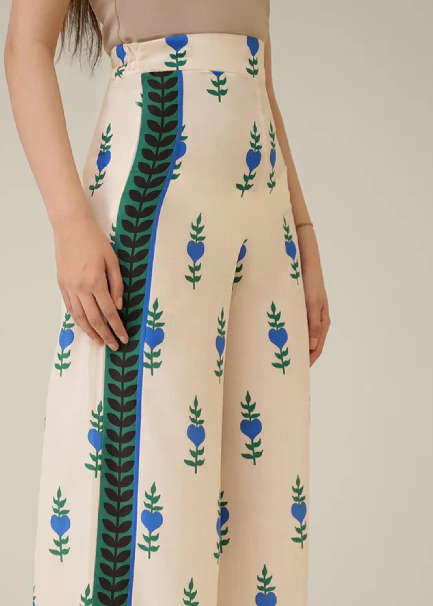 crepe Pants in Cream
