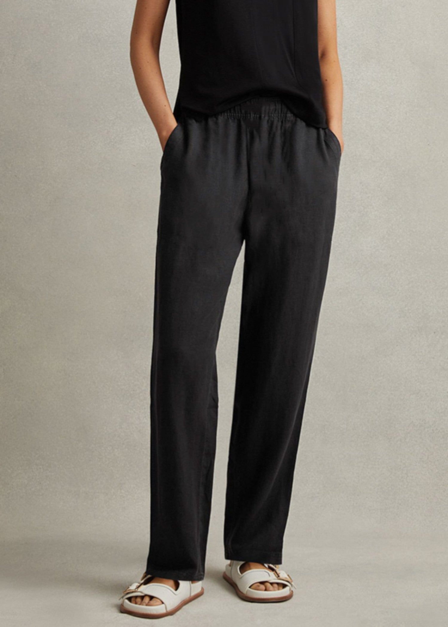 linen Trousers in Charcoal