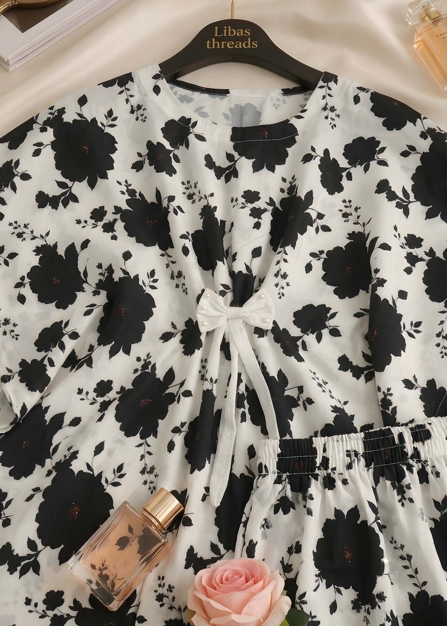 poly silk Kaftan in White, black