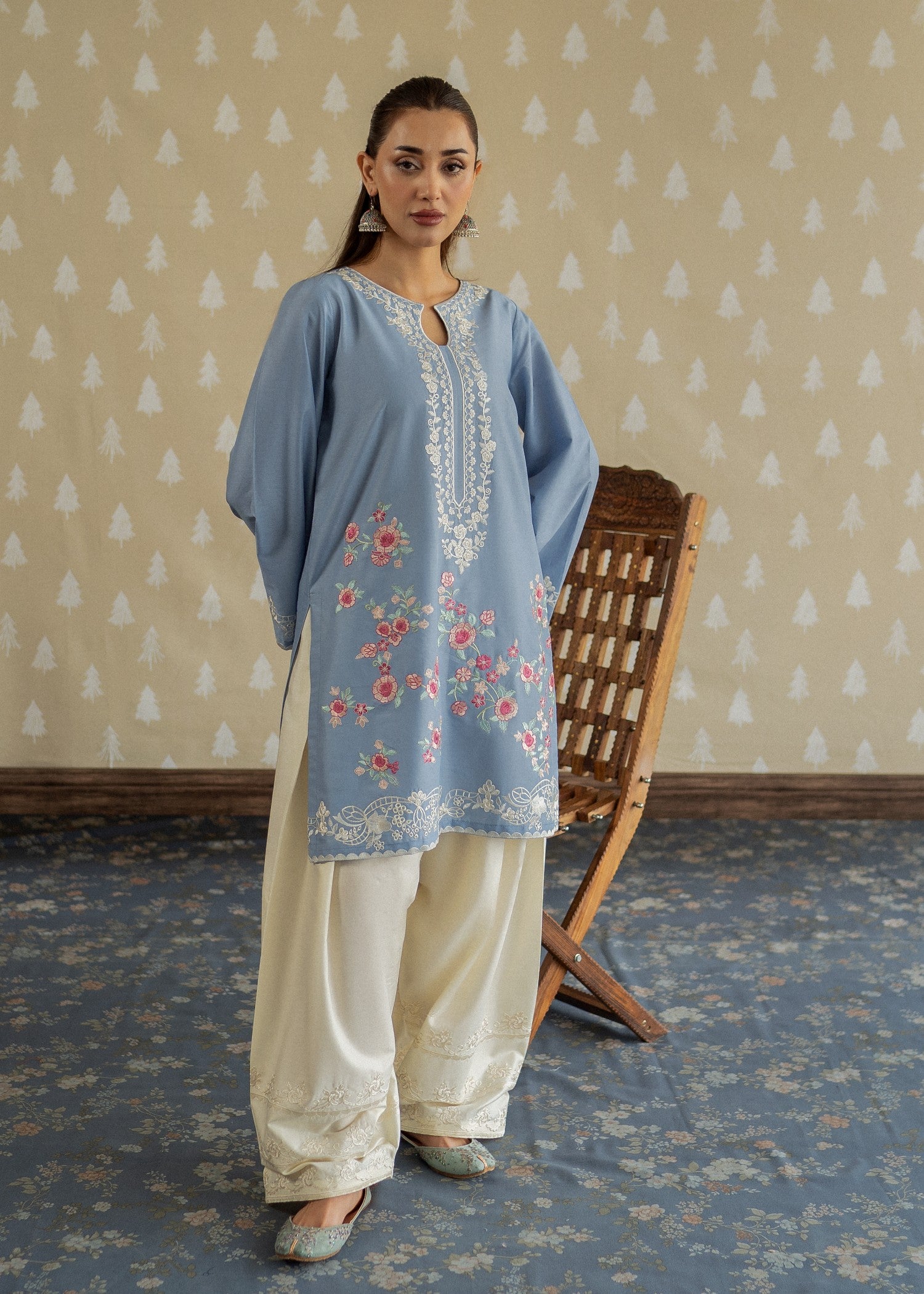 lawn Kurta Set in Off-white, sky