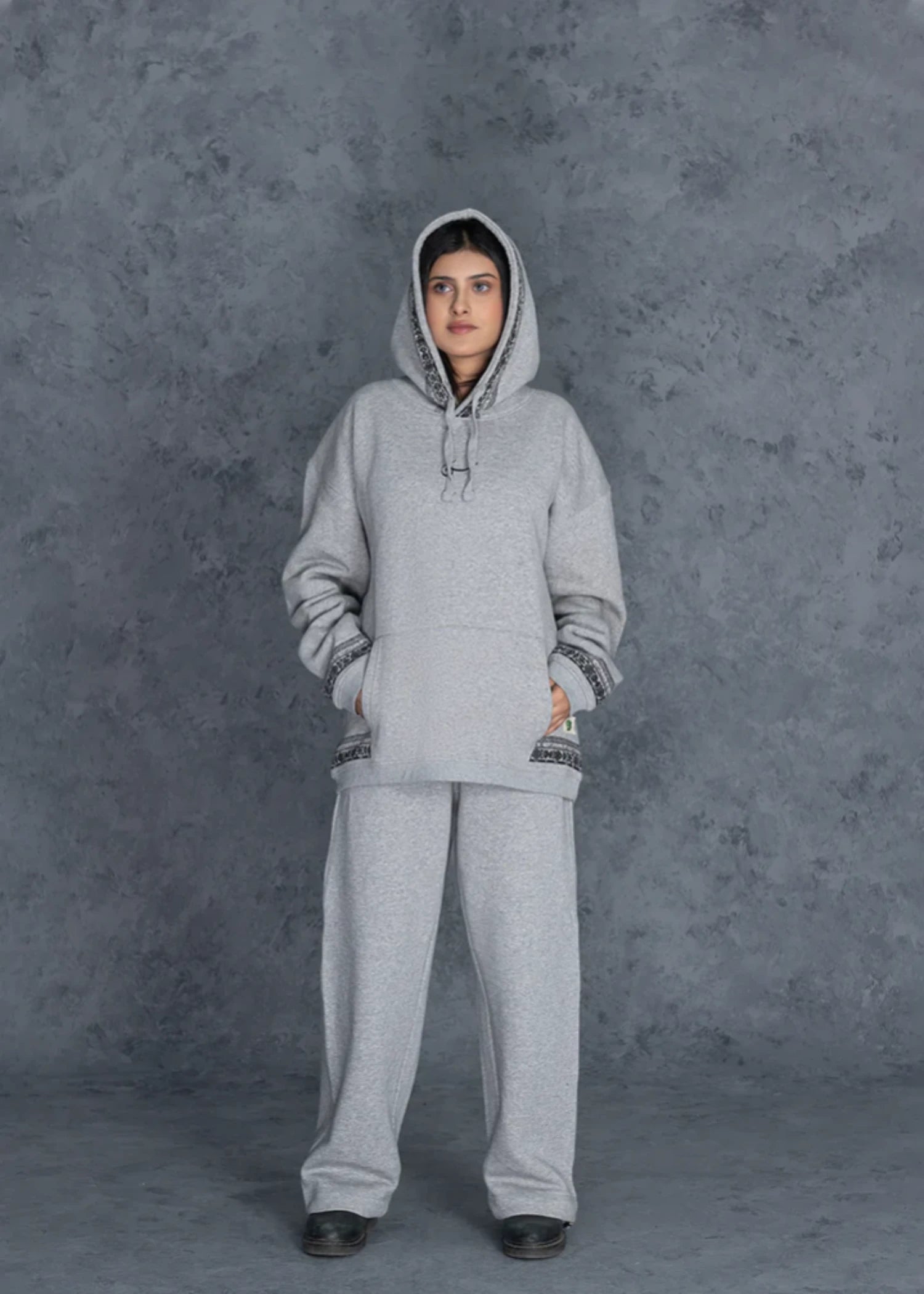 fleece Trousers in Pastel grey