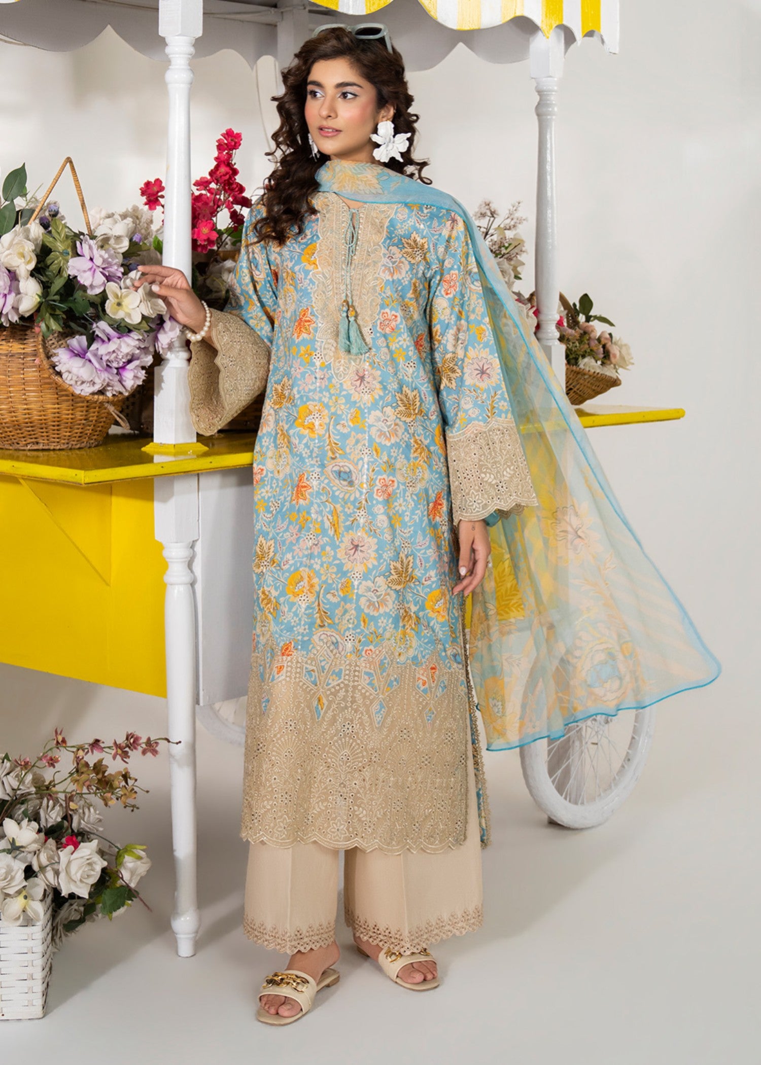 lawn cotton Kurta Set in Light blue, linen