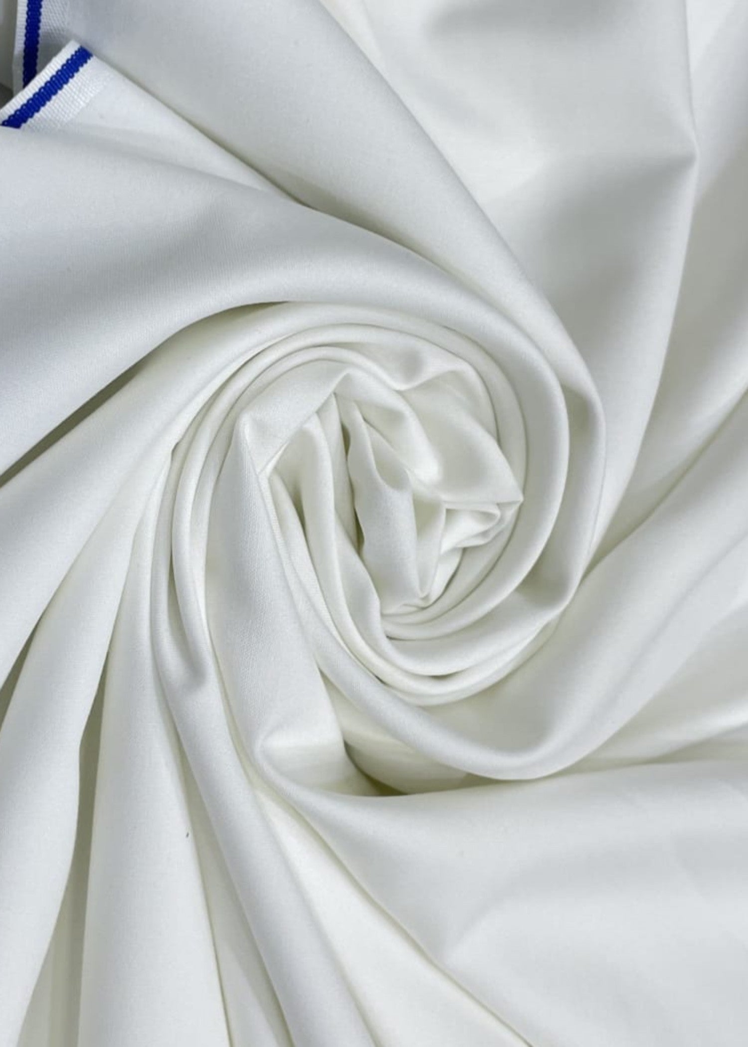 blend boski Unstitched in Off-white