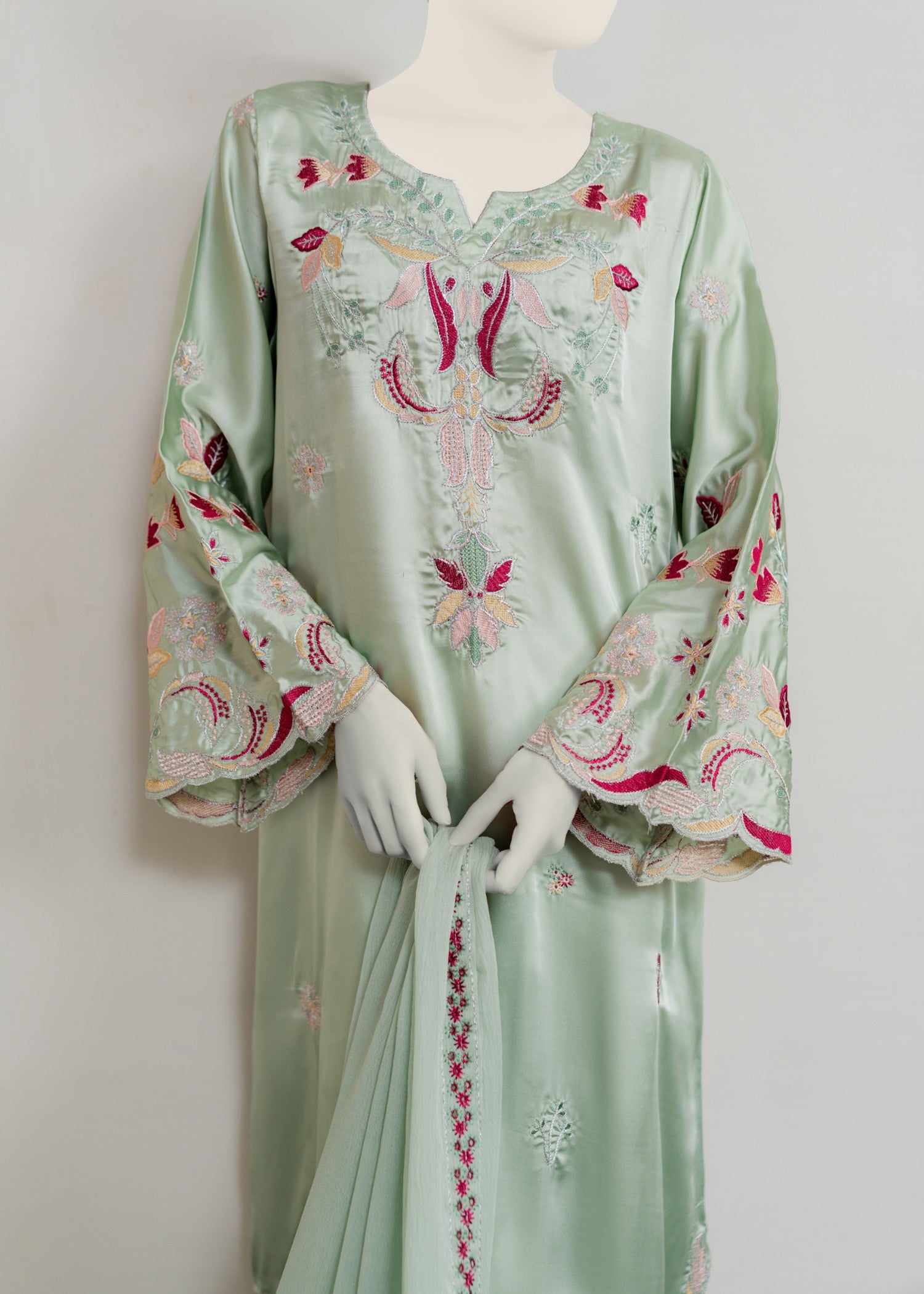 silk Kaftan in Pistachio green