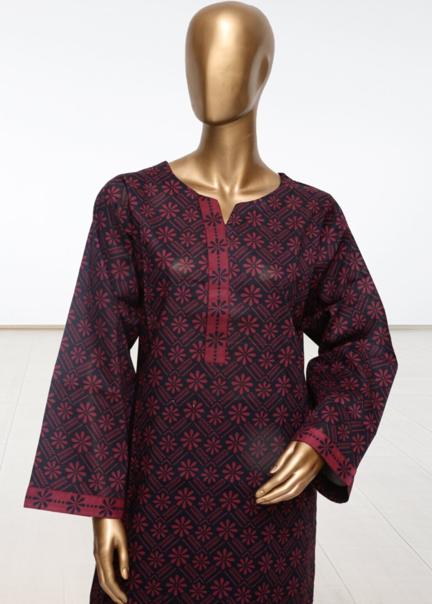 lawn Kurta Set in Black, burgundy