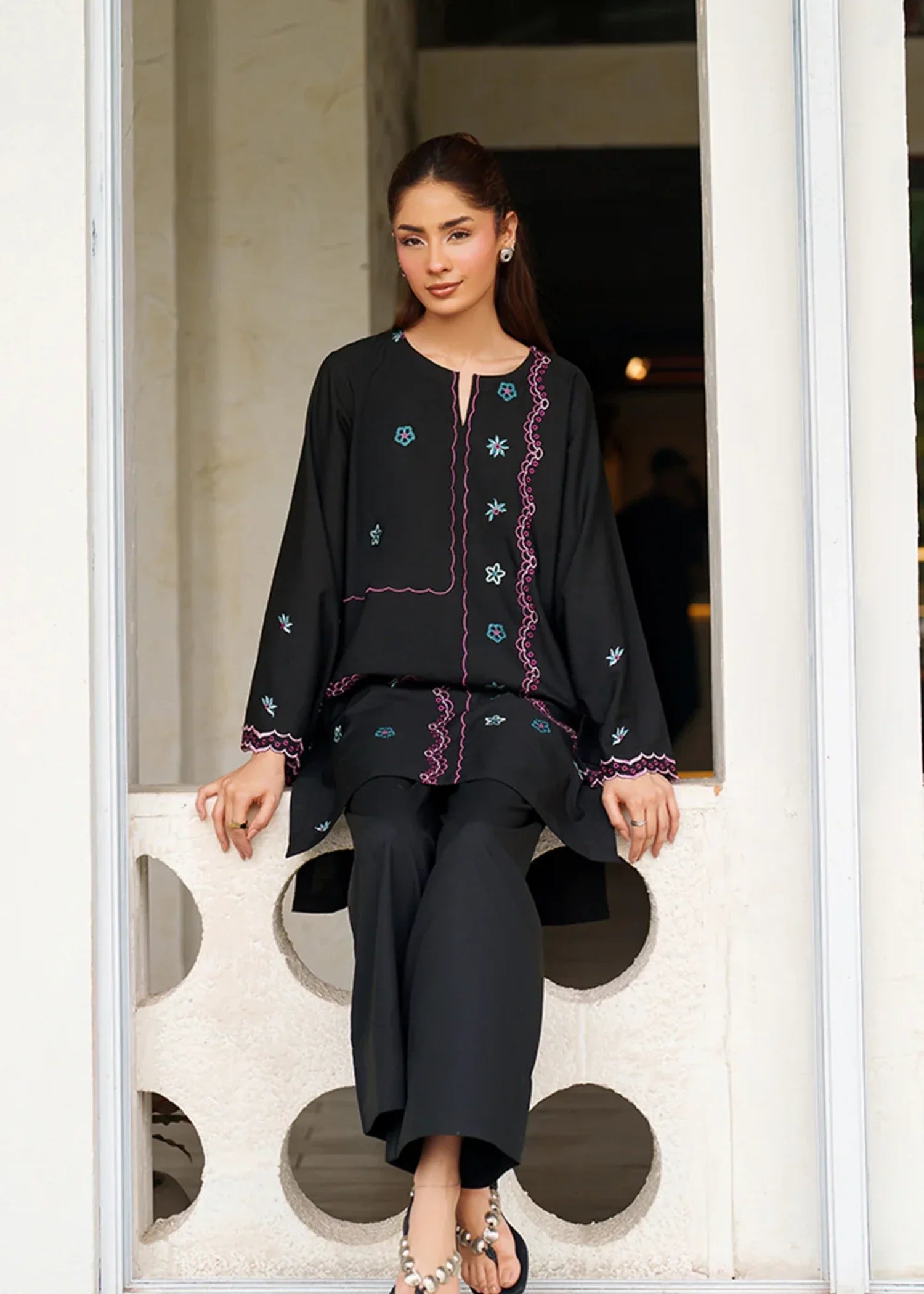 blended satin Kurta Set in Black
