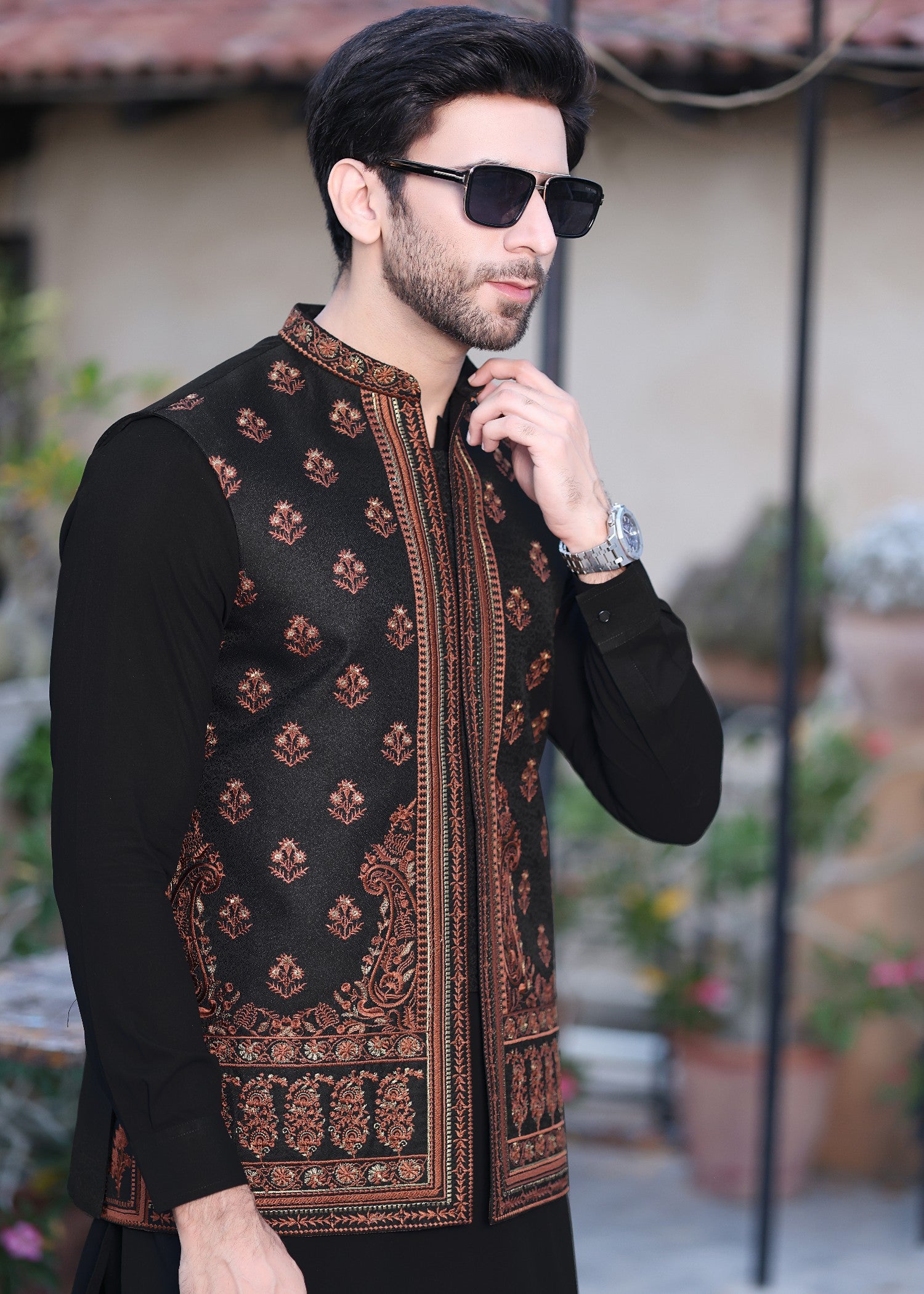 jamawar Waistcoat in Black