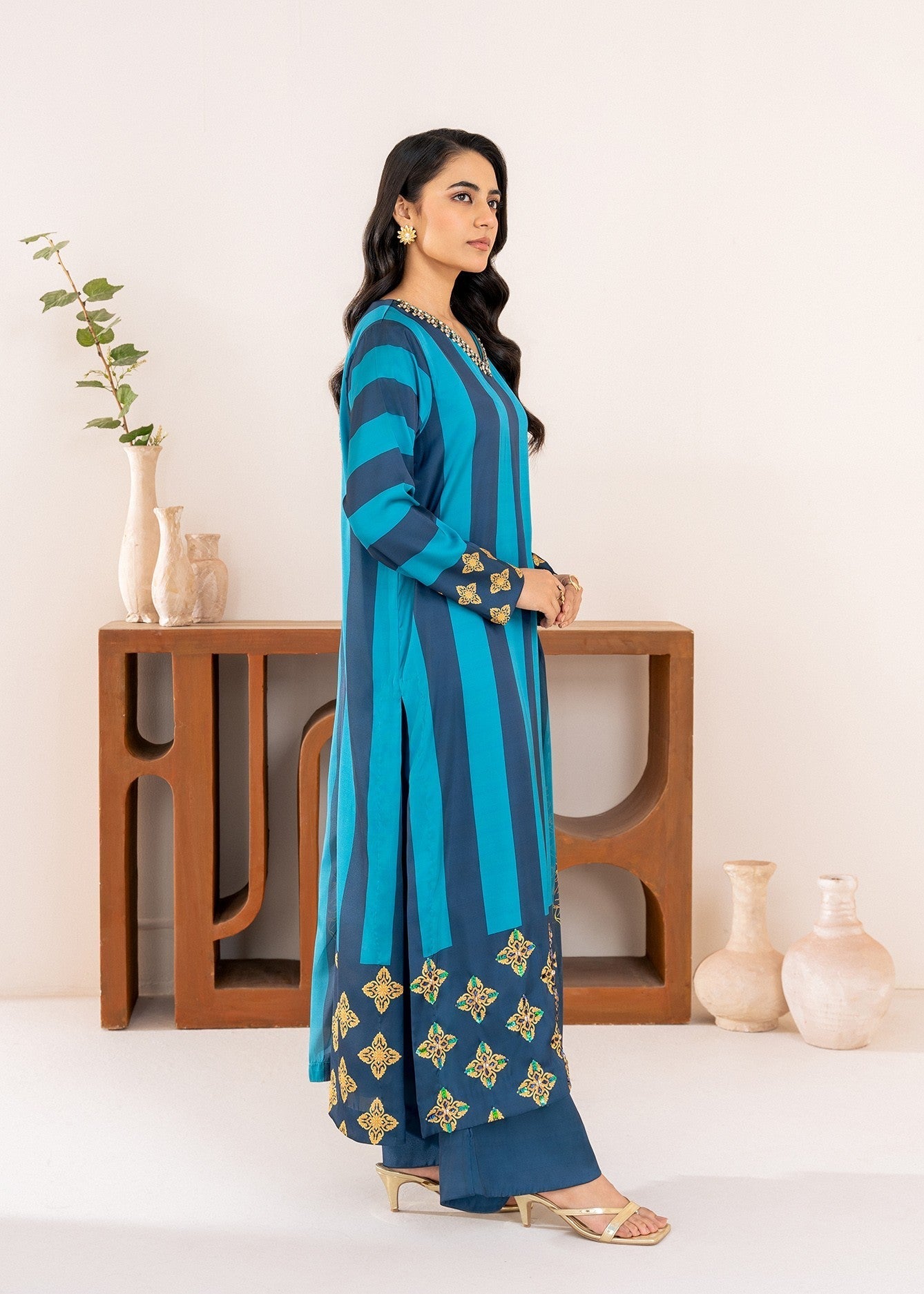 charmuse/shamooz Kurta Set in Sapphire blue