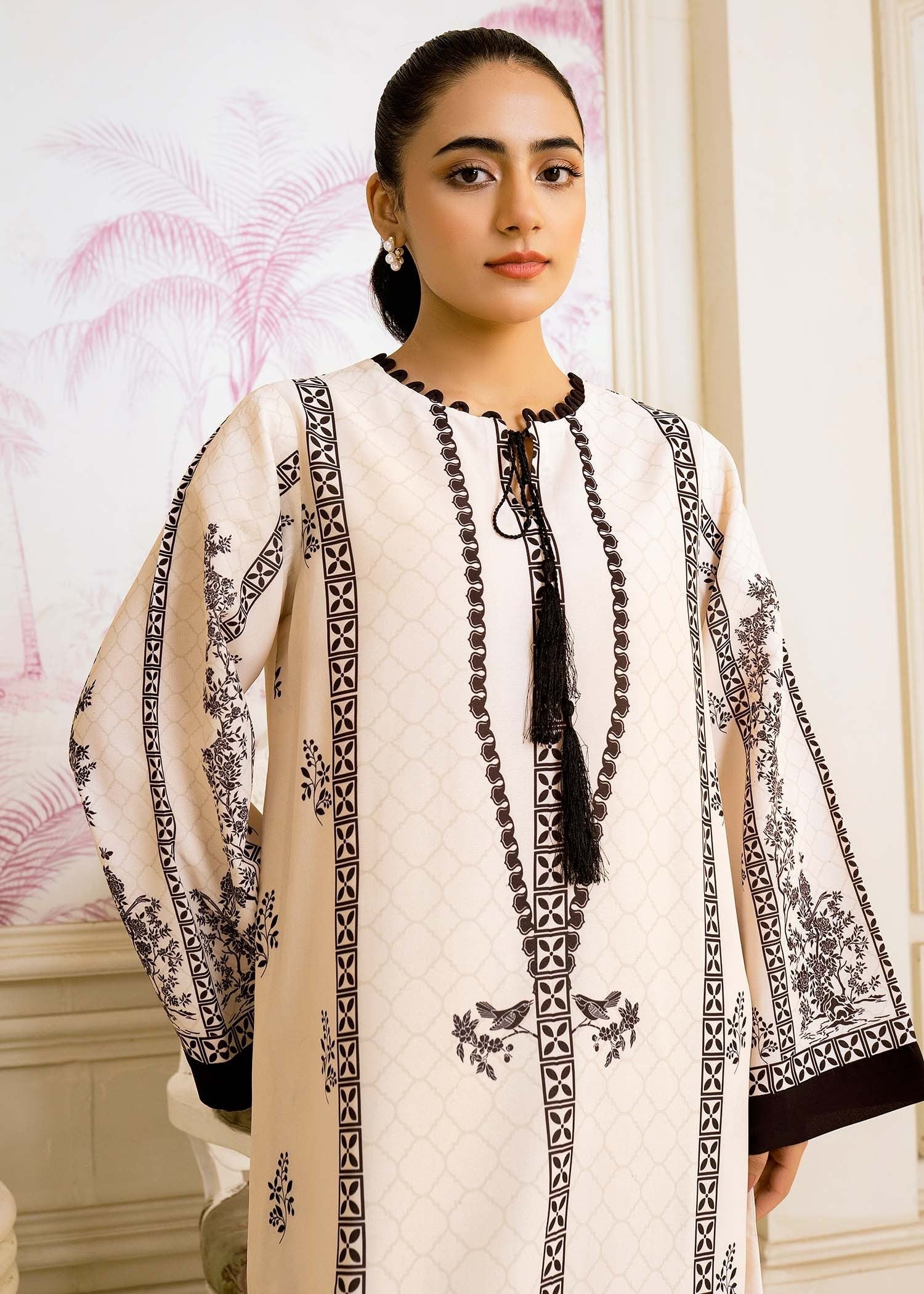 crepe Kaftan in Off-white
