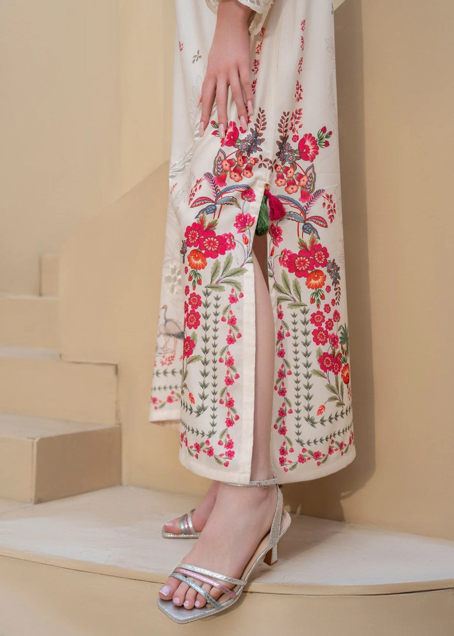 blended cambric Kaftan in Cream