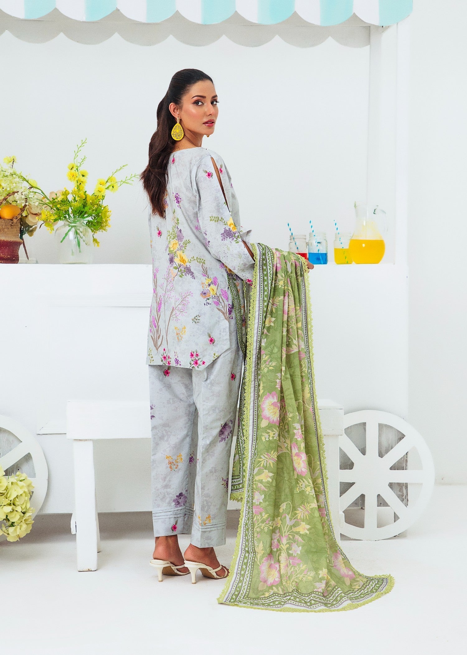 cambric Kurta Set in Pastel grey