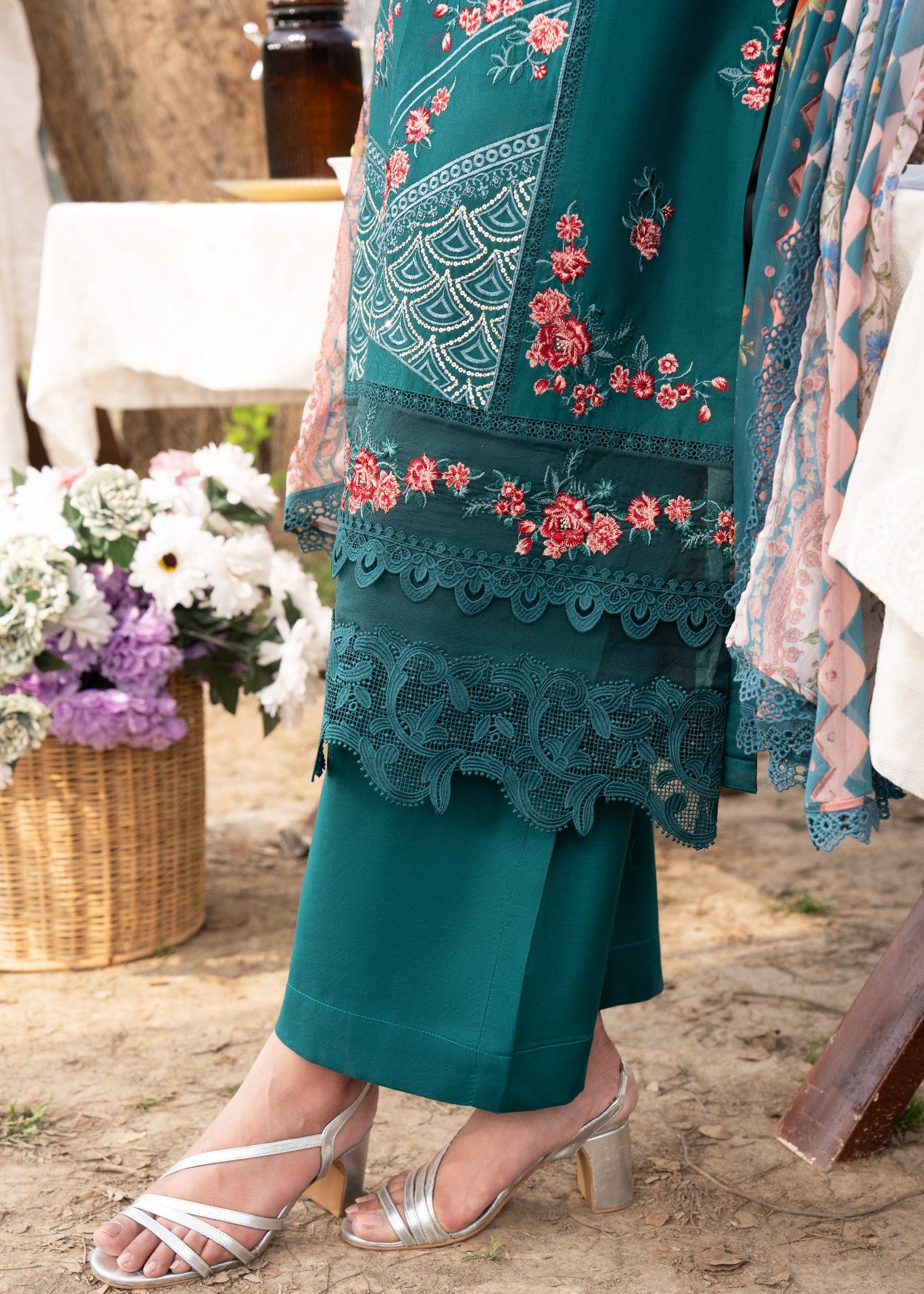 lawn Kurta Set in Pine green