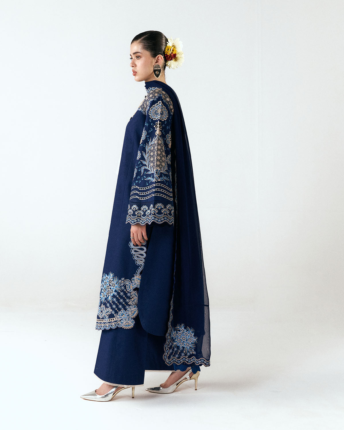 Jugnu Luxury Lawn Edit – Tiva